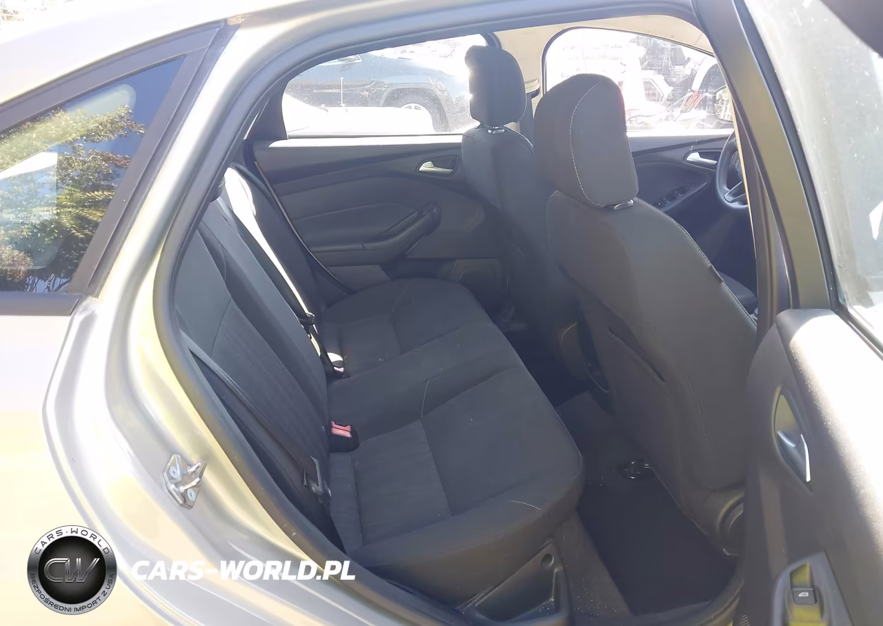 2015 Ford Focus Se VIN:1FADP3F29FL217924 - 8