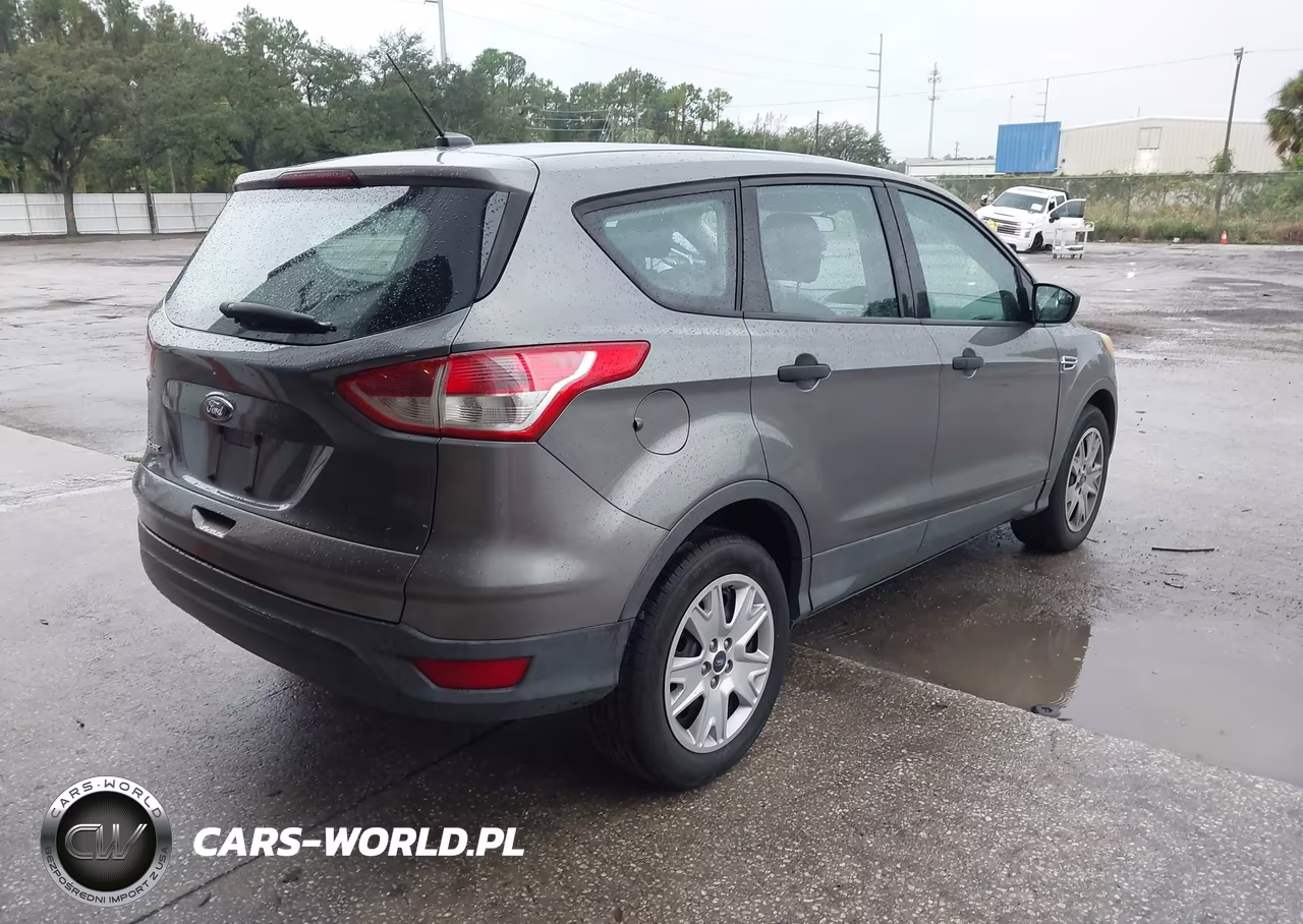 2013 Ford Escape S VIN:1FMCU0F74DUC31662 - 4