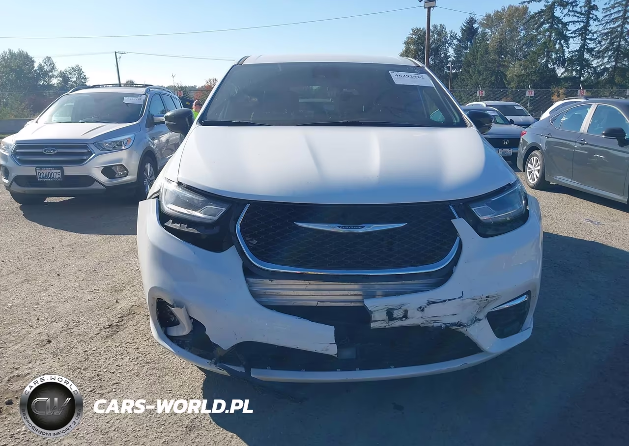2025 Chrysler Pacifica Select VIN:2C4RC1BG3SR513461 - 12