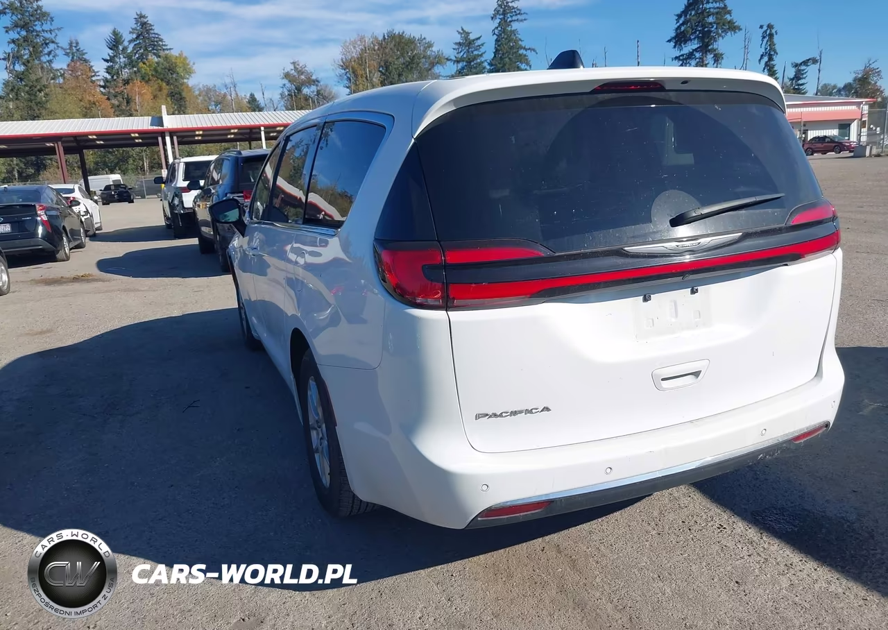 2025 Chrysler Pacifica Select VIN:2C4RC1BG3SR513461 - 3