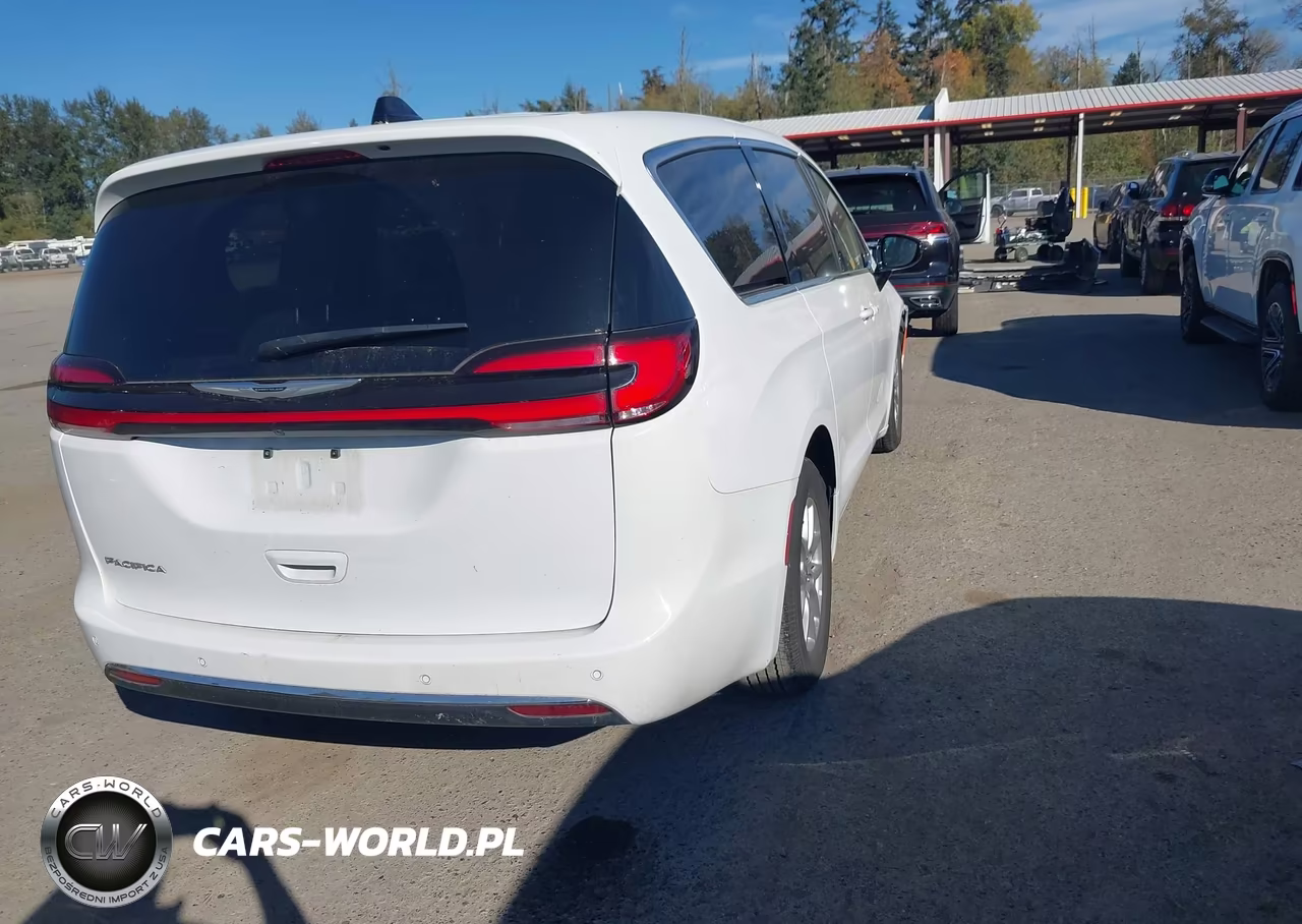 2025 Chrysler Pacifica Select VIN:2C4RC1BG3SR513461 - 4