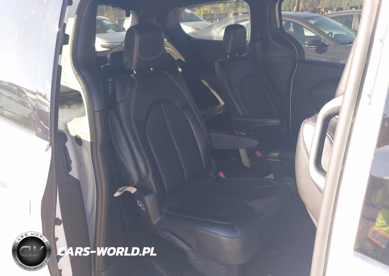 2025 Chrysler Pacifica Select VIN:2C4RC1BG3SR513461 - 8
