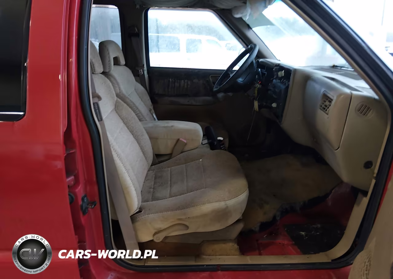 1997 Chevrolet Blazer VIN:1GNDT13W6V2162409 - 5