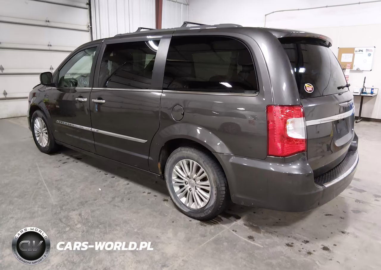 2015 Chrysler Town & Country Touring-L VIN:2C4RC1CGXFR698113 - 3