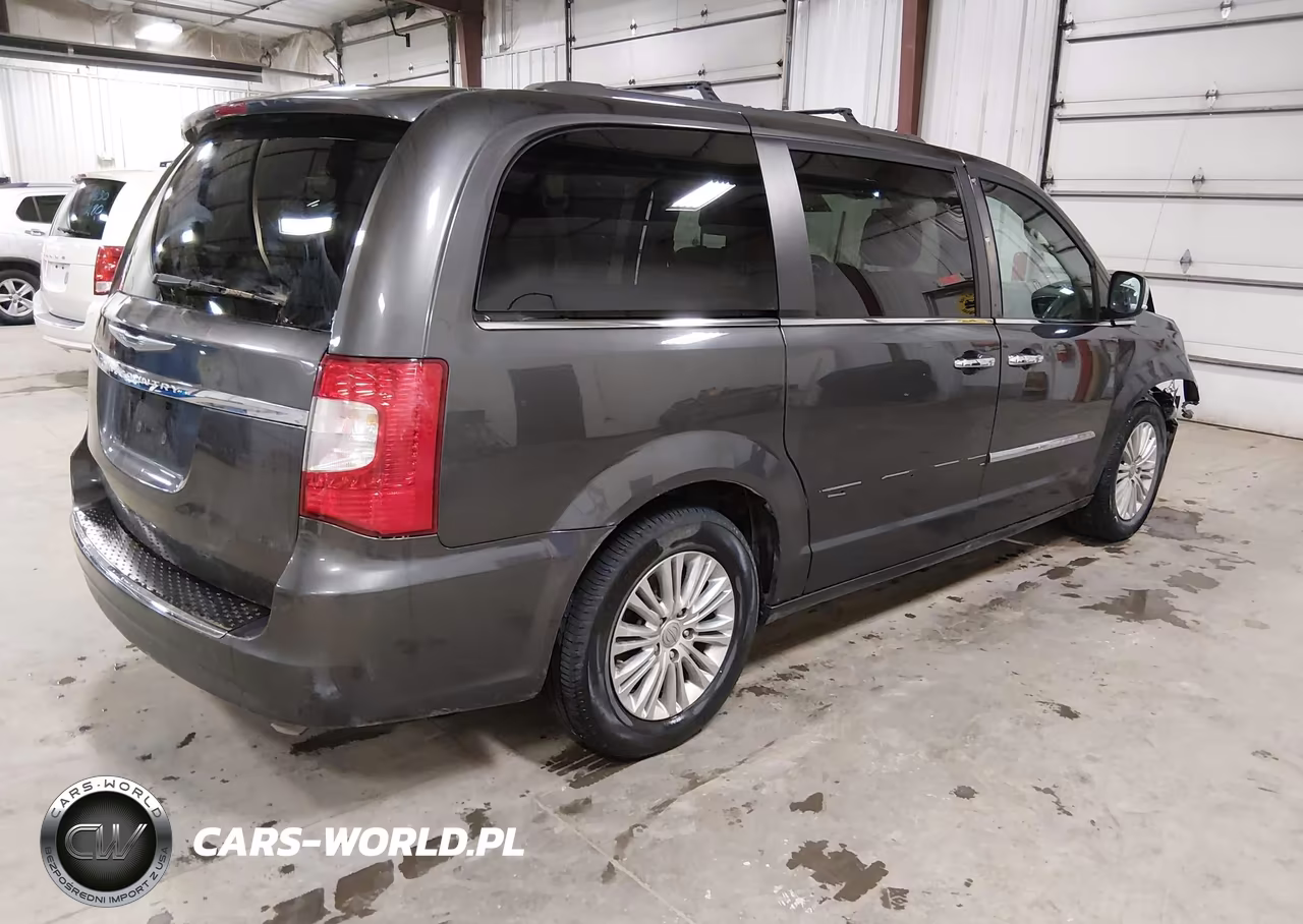 2015 Chrysler Town & Country Touring-L VIN:2C4RC1CGXFR698113 - 4