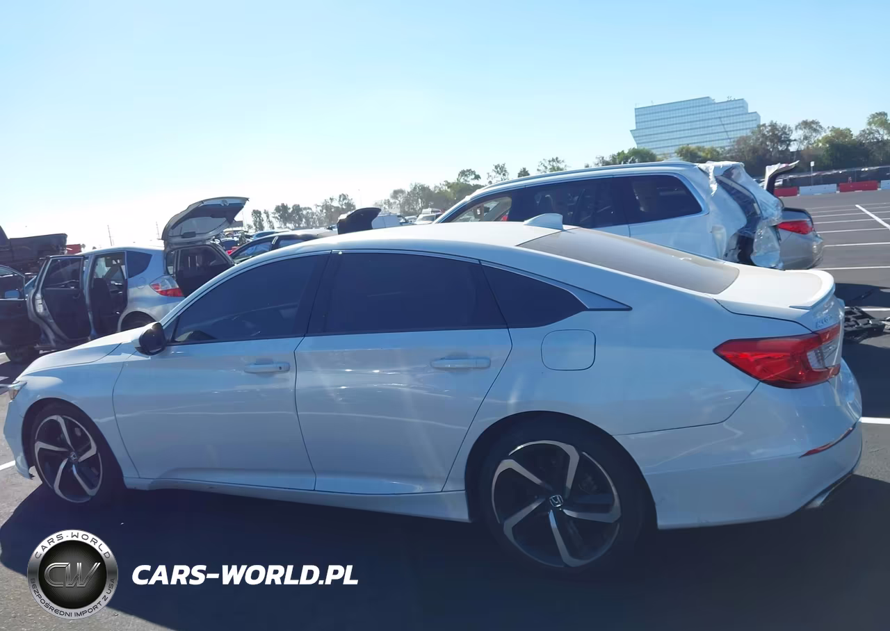 2018 Honda Accord Sport VIN:1HGCV1F30JA255489 - 15