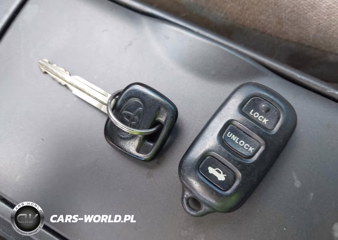 2003 Toyota Camry Le VIN:4T1BE32K23U694225 - 11