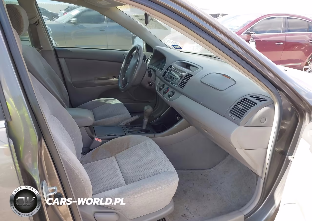 2003 Toyota Camry Le VIN:4T1BE32K23U694225 - 5