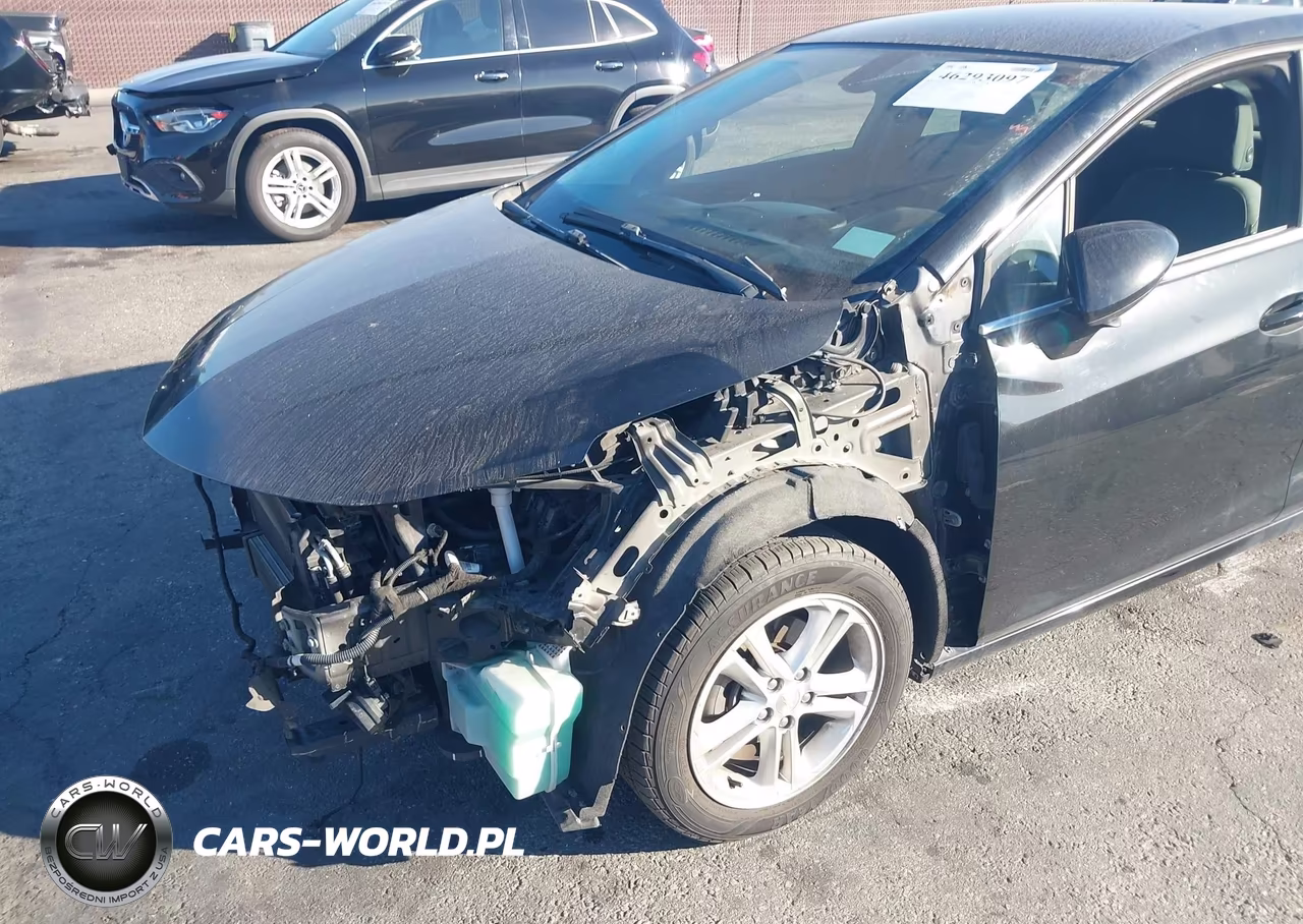 2018 Chevrolet Cruze Lt Auto VIN:1G1BE5SM1J7107325 - 18