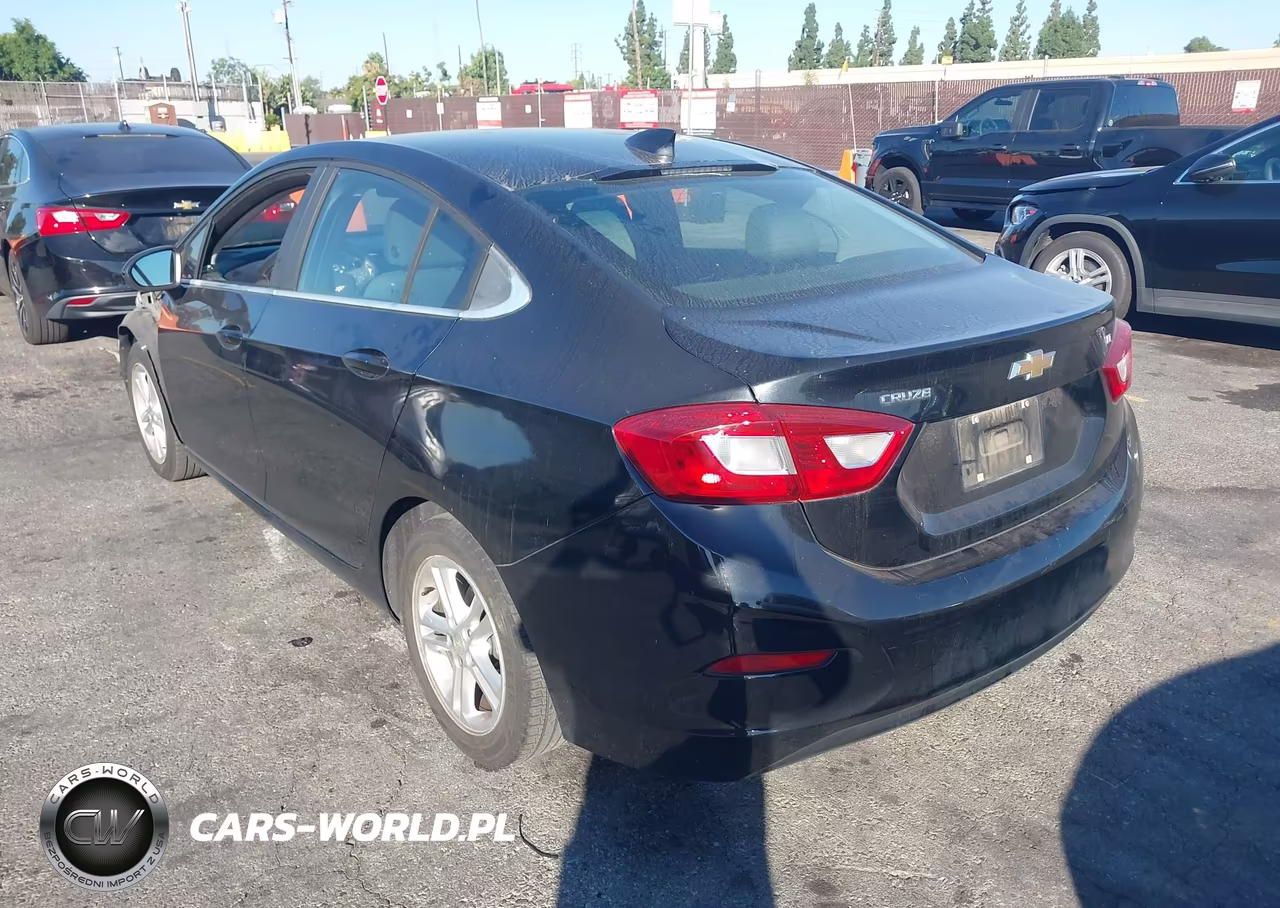 2018 Chevrolet Cruze Lt Auto VIN:1G1BE5SM1J7107325 - 3