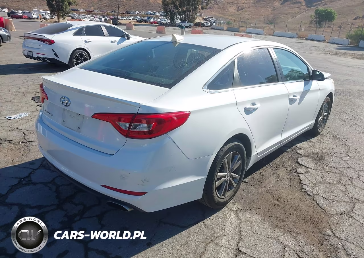 2016 Hyundai Sonata Se VIN:5NPE24AF2GH285050 - 4