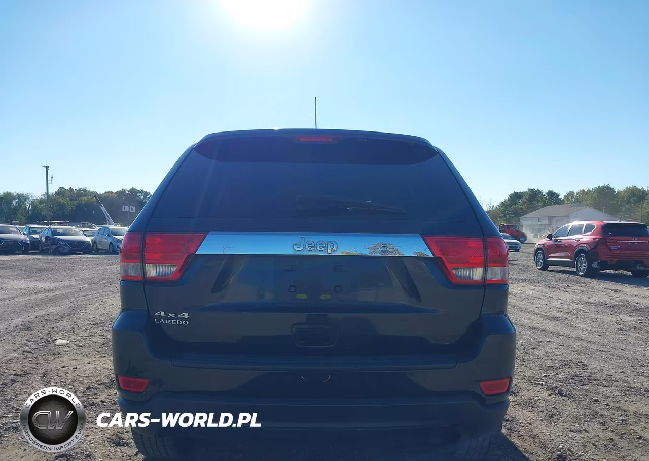 2013 Jeep Grand Cherokee Laredo VIN:1C4RJFAGXDC583717 - 17
