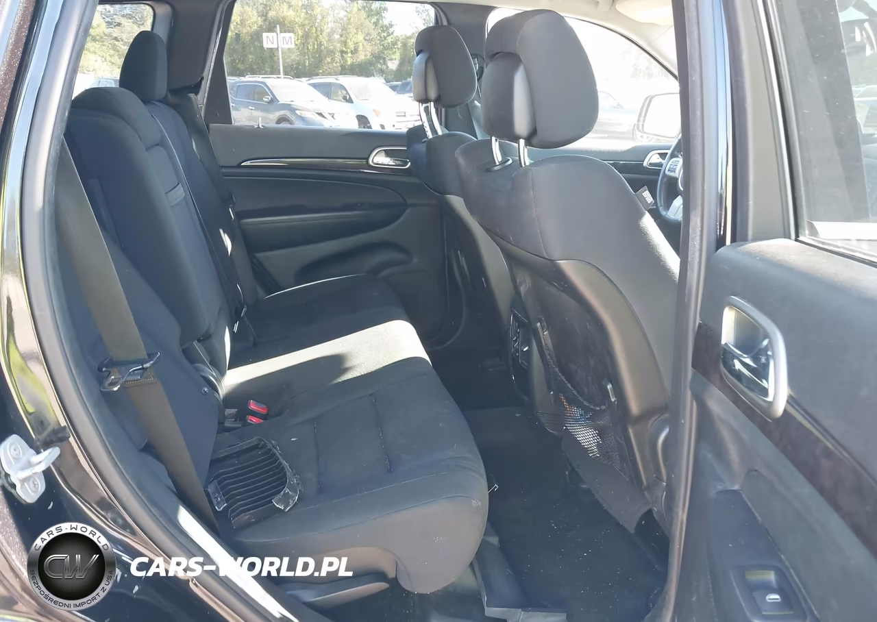 2013 Jeep Grand Cherokee Laredo VIN:1C4RJFAGXDC583717 - 8