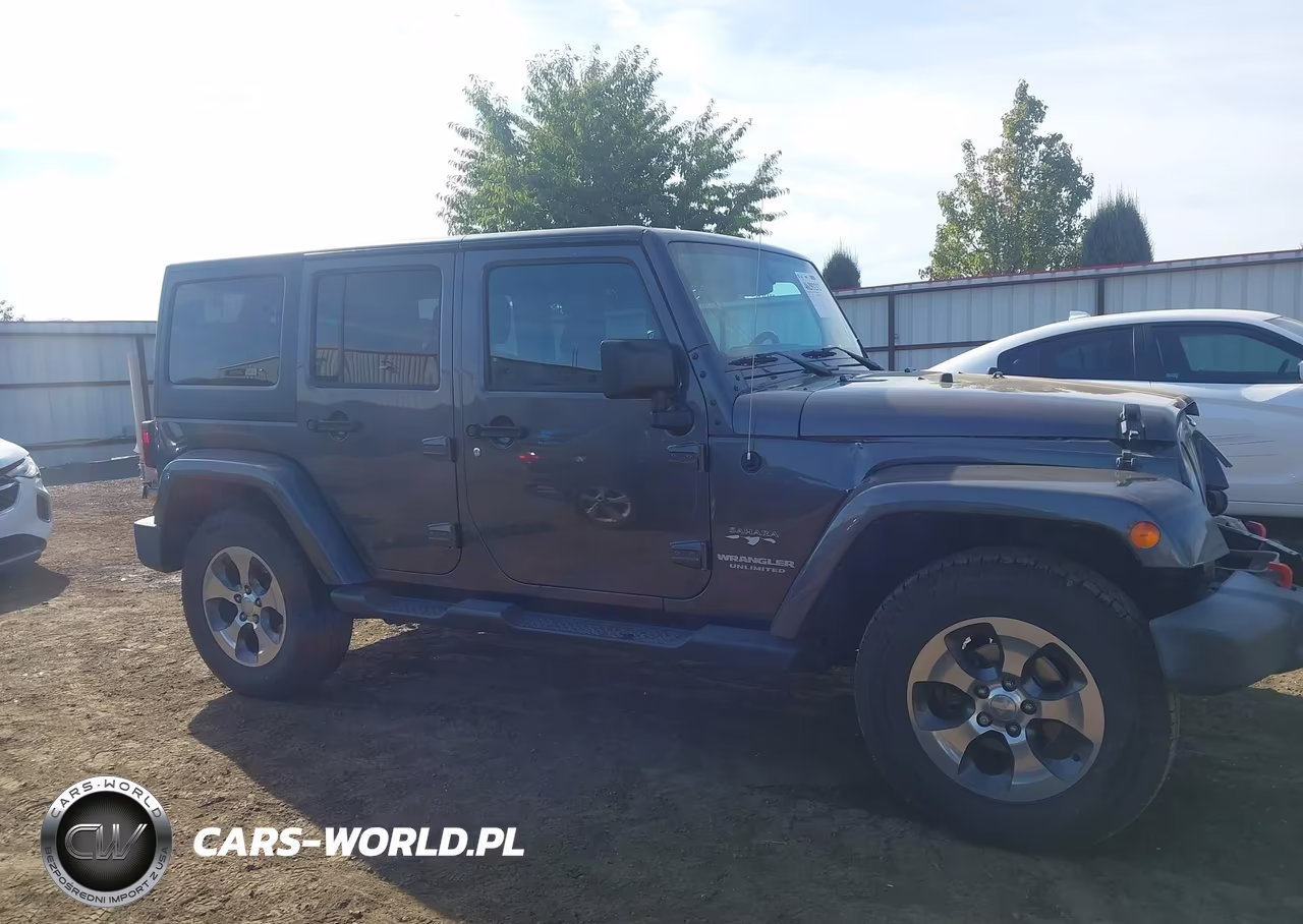 2016 Jeep Wrangler Unlimited Sahara VIN:1C4BJWEG9GL198424 - 14