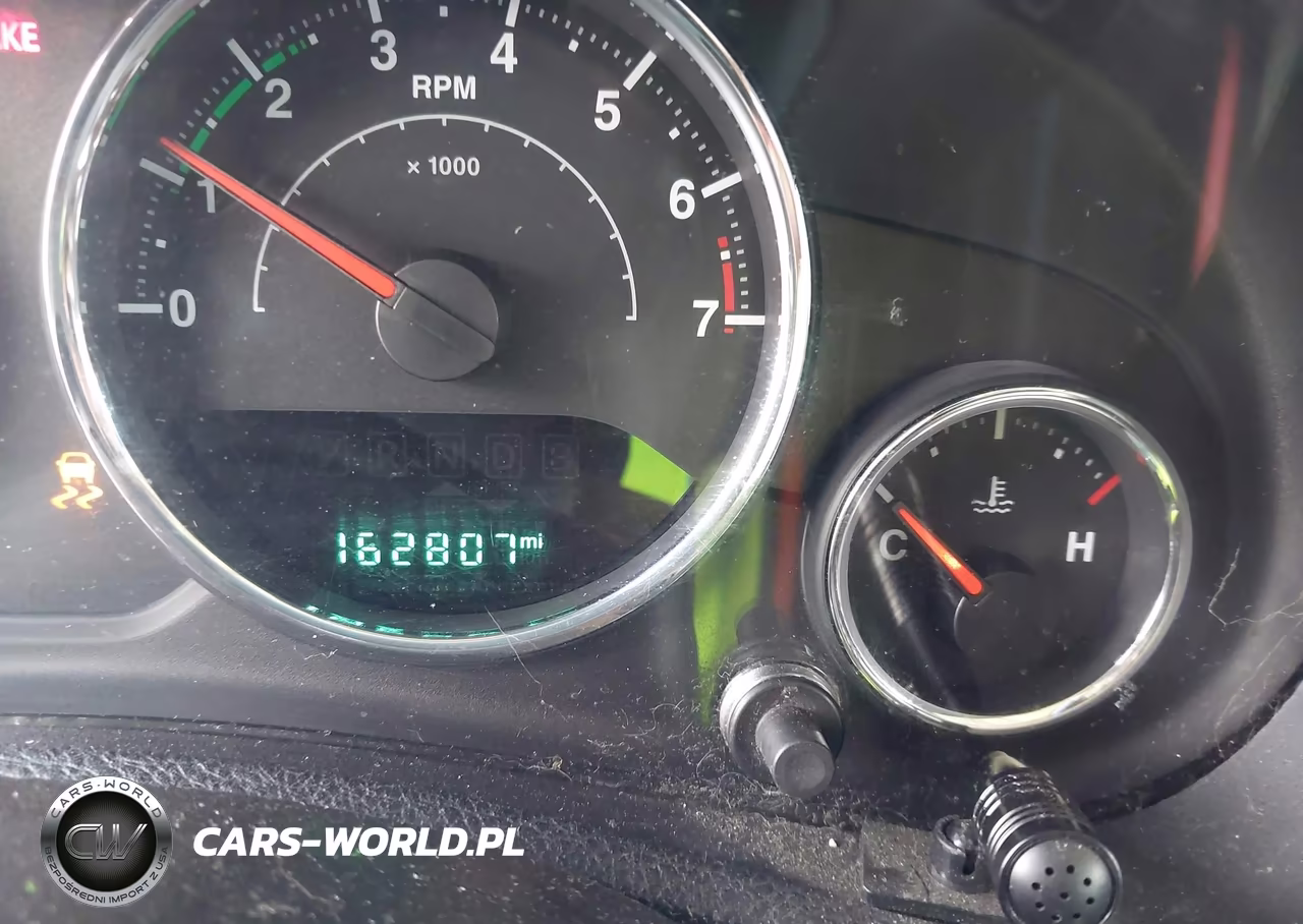 2016 Jeep Wrangler Unlimited Sahara VIN:1C4BJWEG9GL198424 - 16