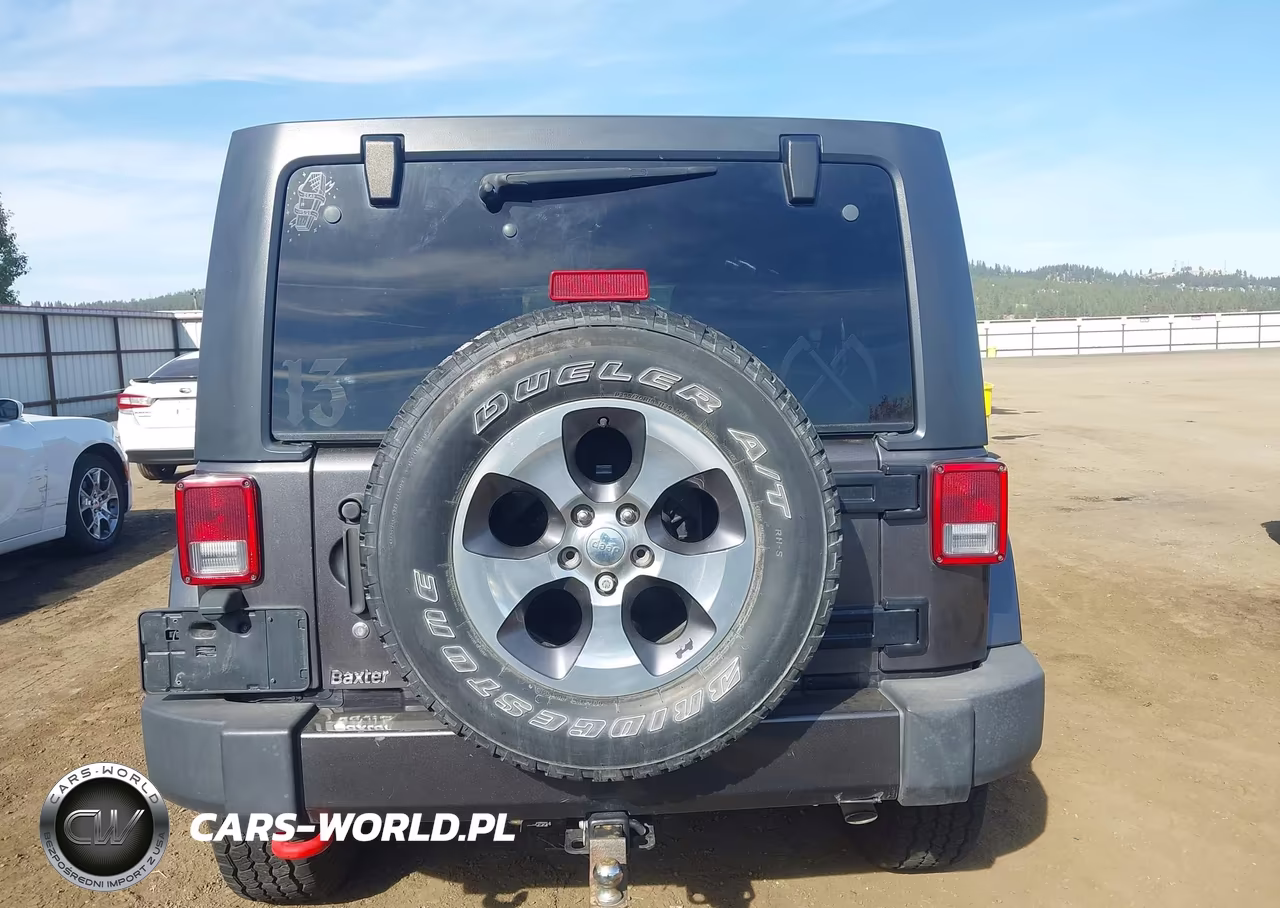 2016 Jeep Wrangler Unlimited Sahara VIN:1C4BJWEG9GL198424 - 17
