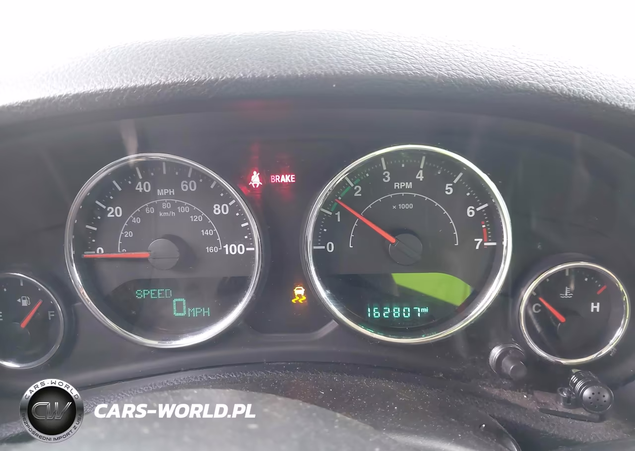 2016 Jeep Wrangler Unlimited Sahara VIN:1C4BJWEG9GL198424 - 7