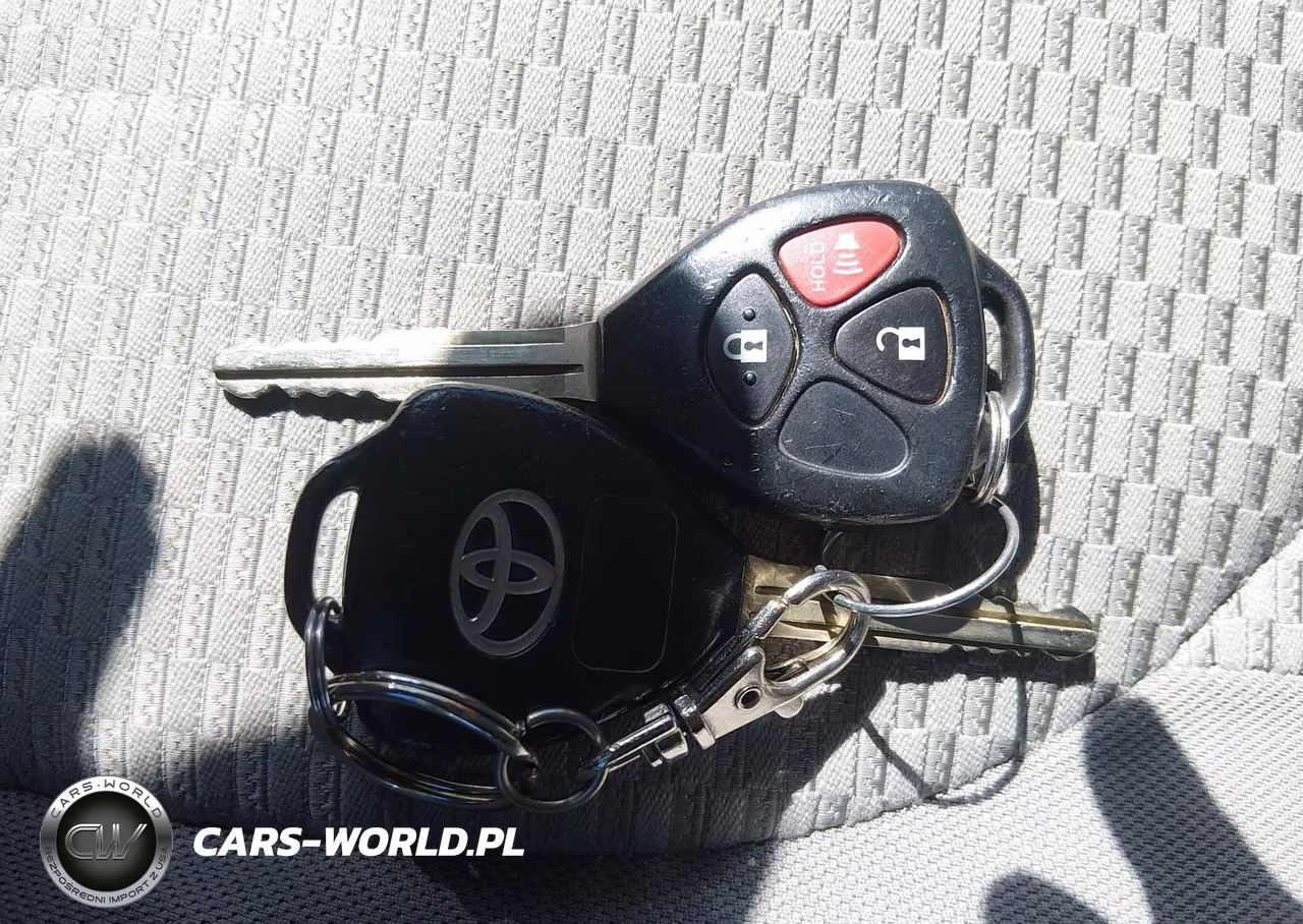 2007 Toyota Rav4 Limited V6 VIN:JTMBK31VX76018804 - 11