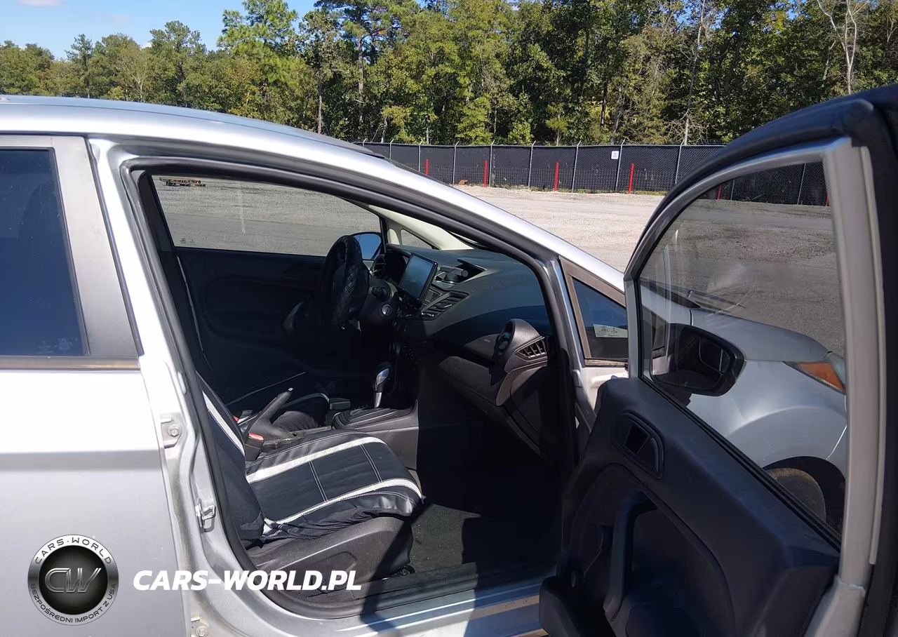 2015 Ford Fiesta S VIN:3FADP4AJ6FM202669 - 5