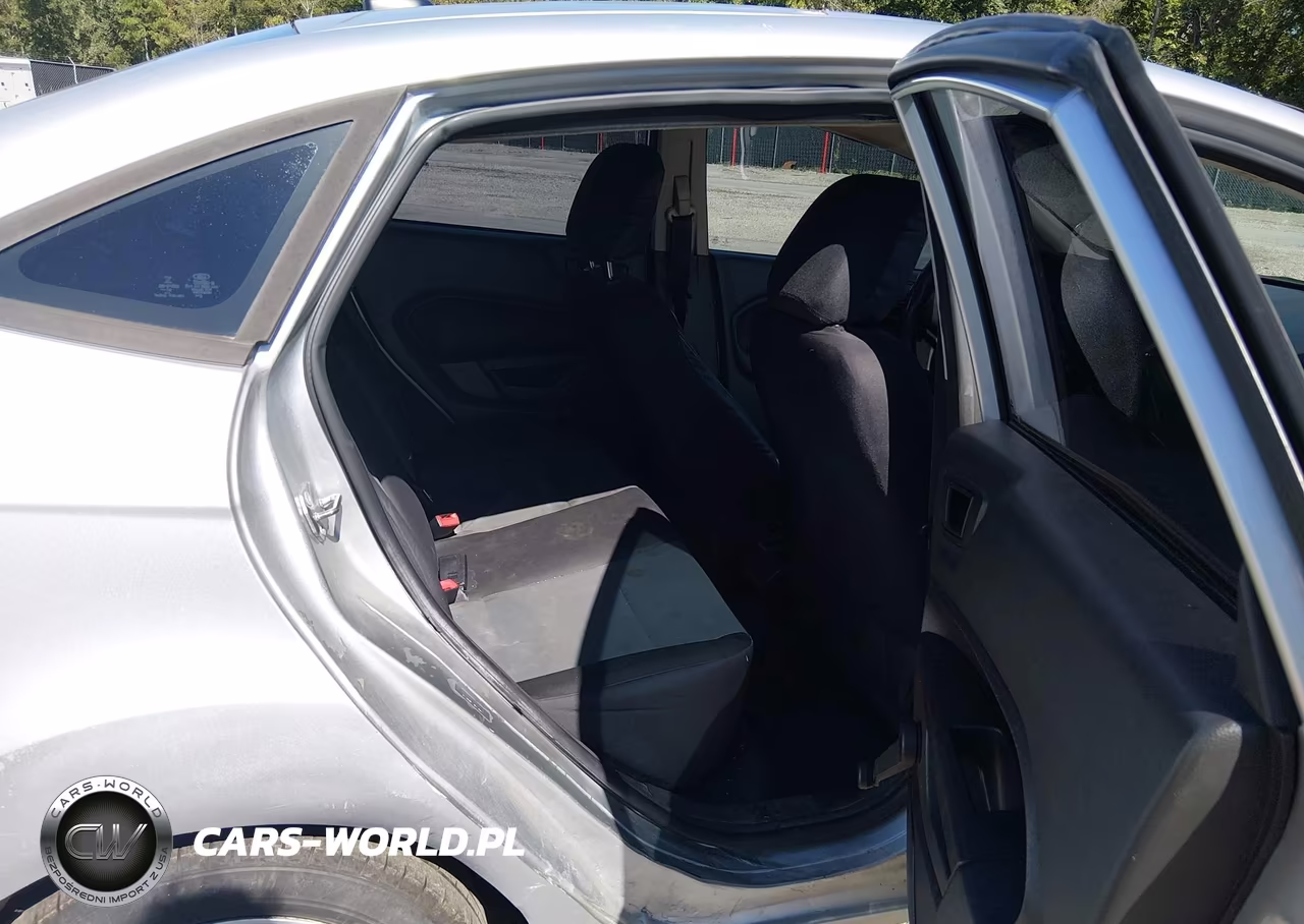 2015 Ford Fiesta S VIN:3FADP4AJ6FM202669 - 8