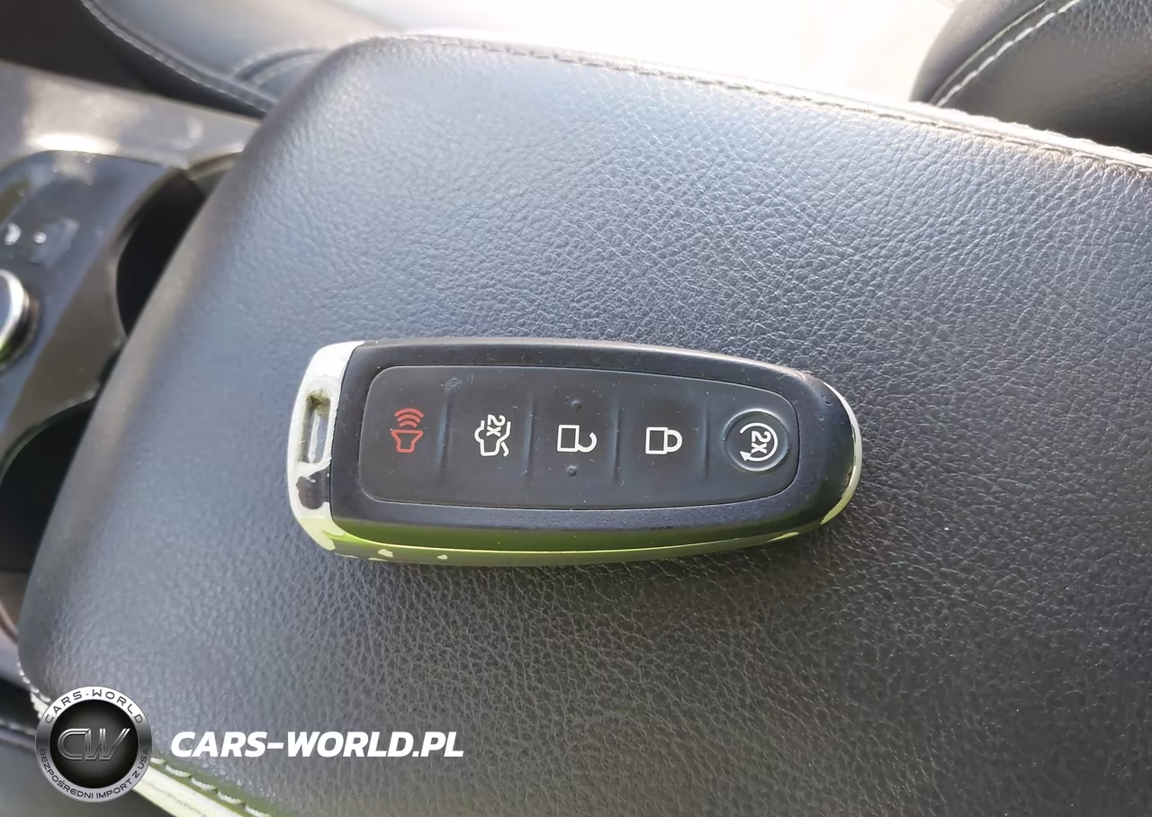 2013 Ford Focus Titanium VIN:1FADP3N24DL230398 - 11