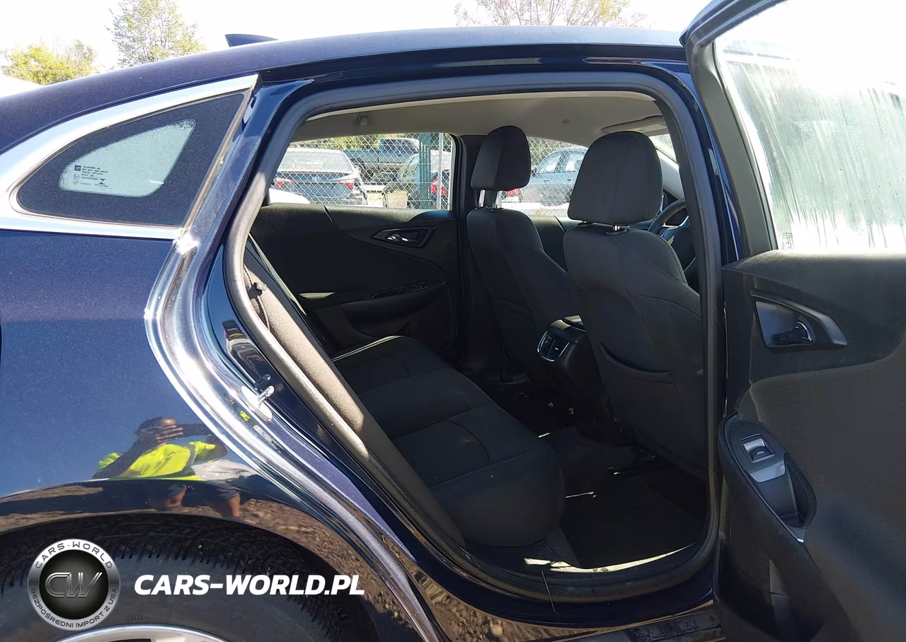 2018 Chevrolet Malibu Lt VIN:1G1ZD5ST4JF135621 - 8
