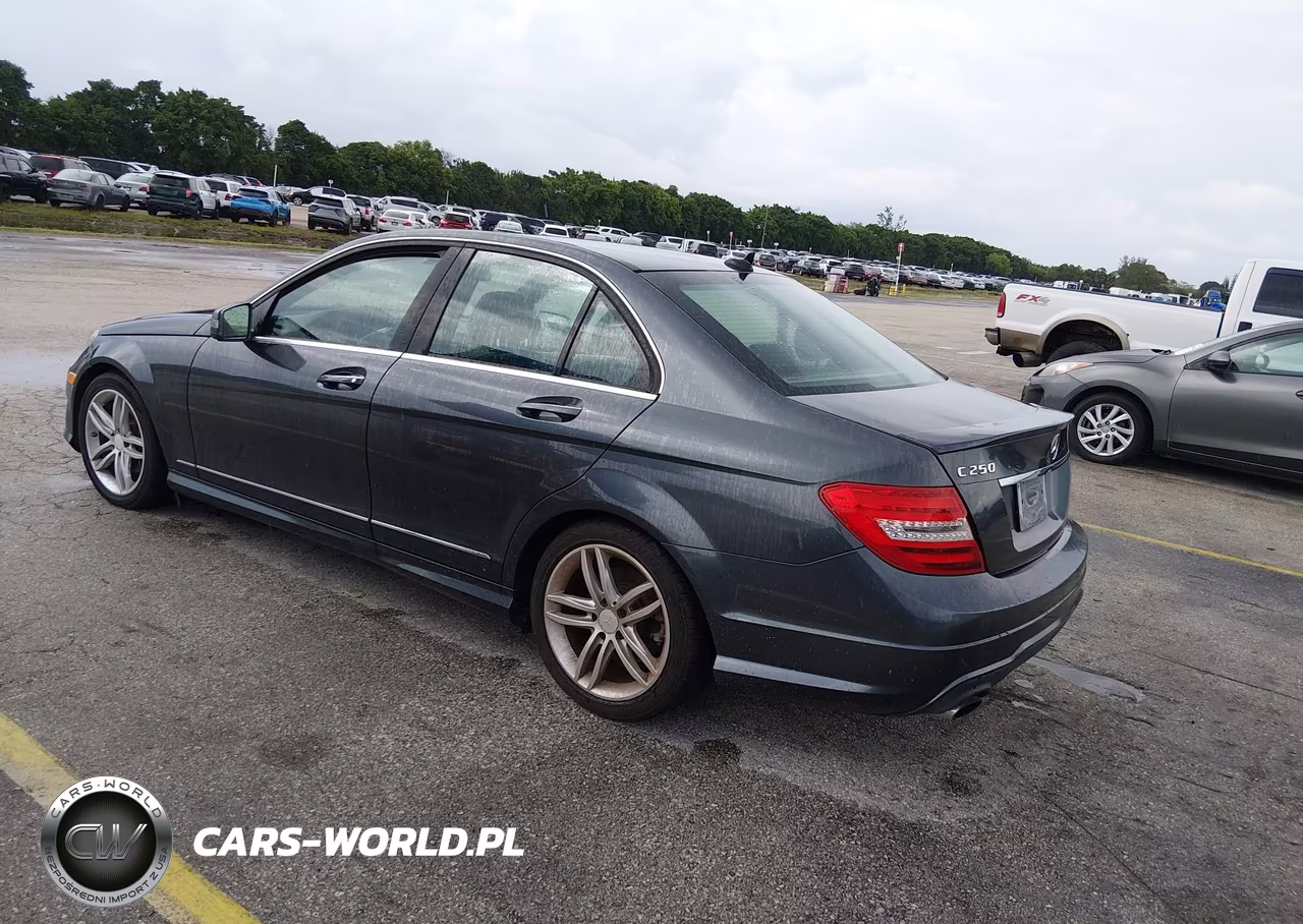 2013 Mercedes-Benz C 250 Sport VIN:WDDGF4HB6DG101234 - 3