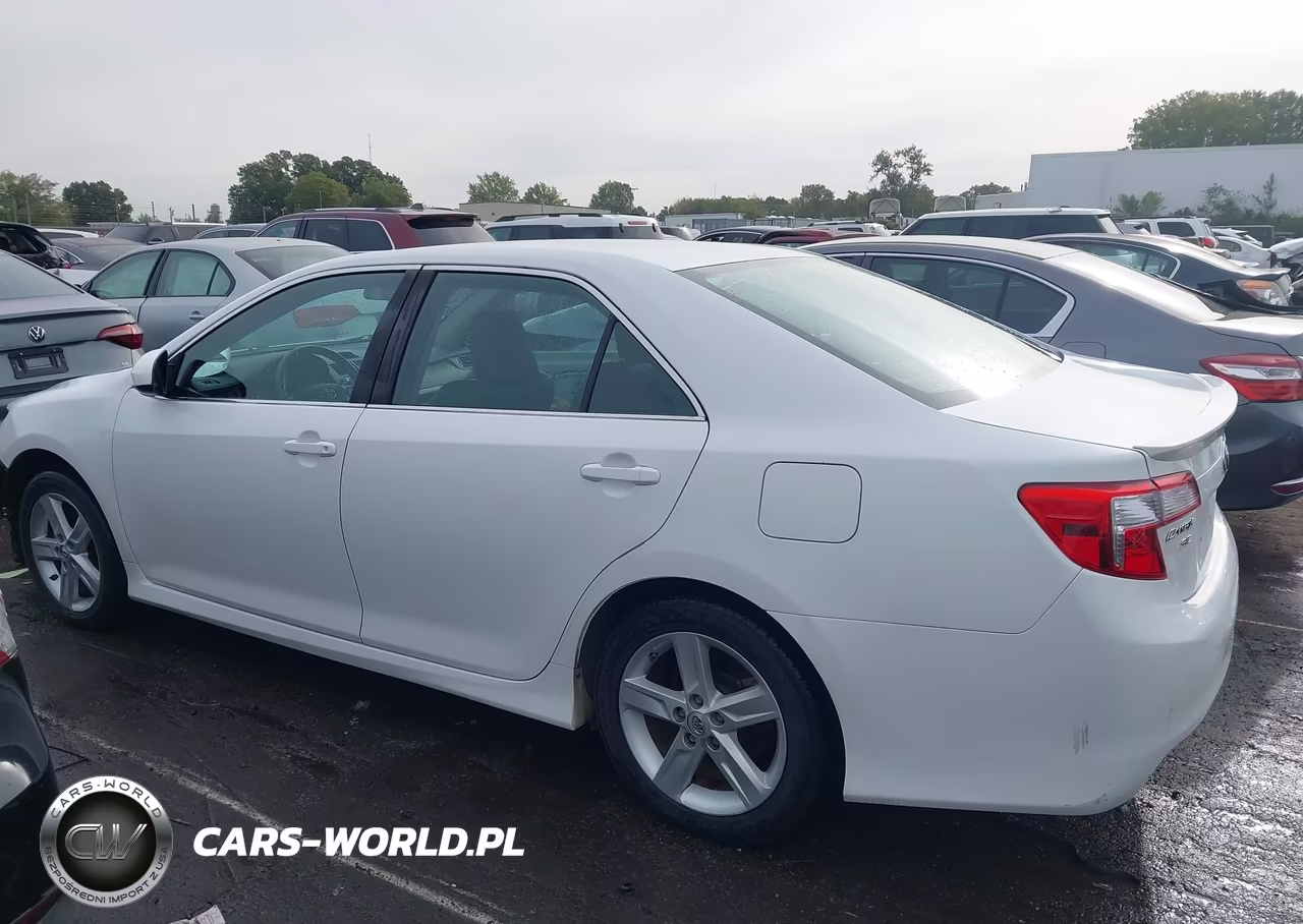 2014 Toyota Camry Se VIN:4T1BF1FK1EU354045 - 15