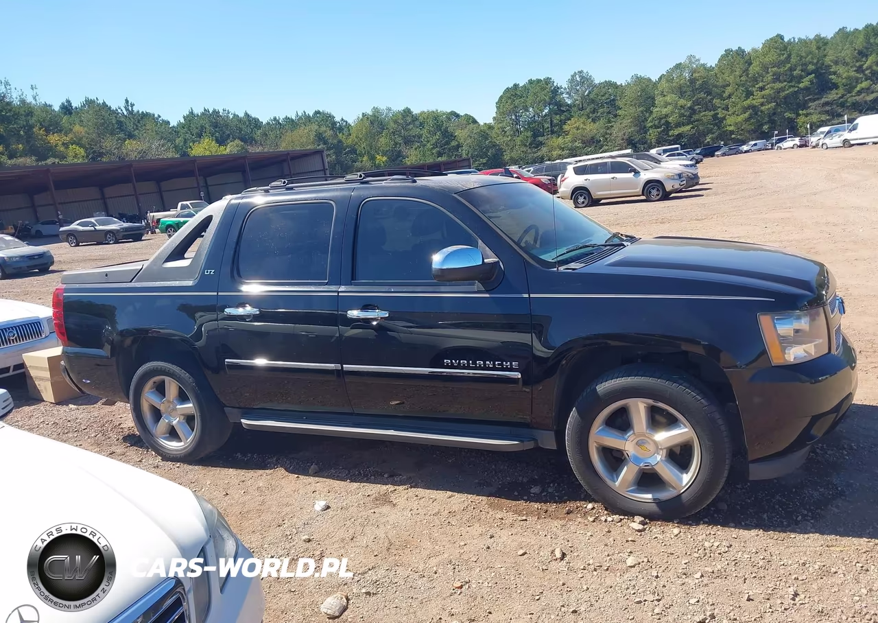 2011 Chevrolet Avalanche 1500 Ltz VIN:3GNTKGE33BG154887 - 13