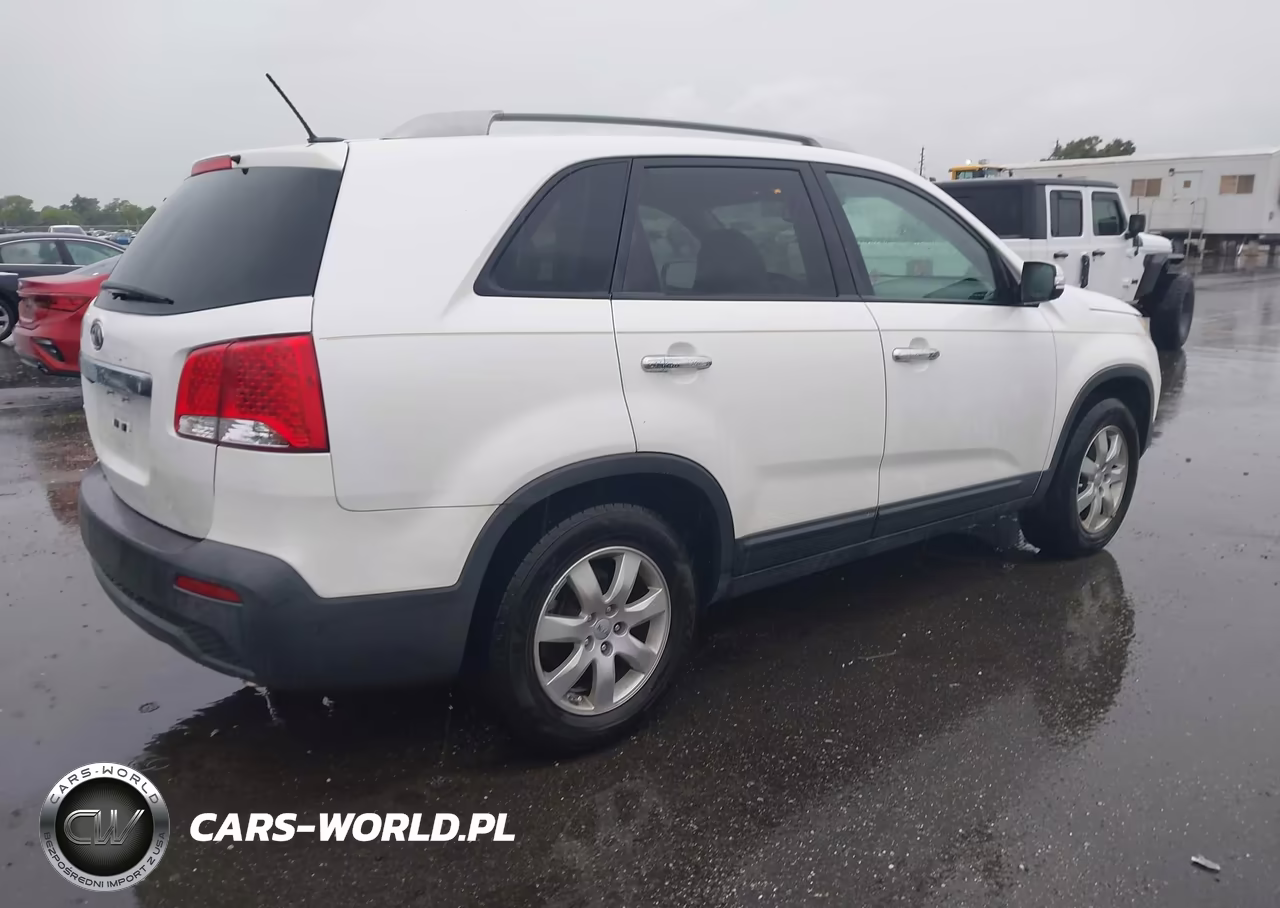 2012 Kia Sorento Lx VIN:5XYKT3A6XCG258271 - 4