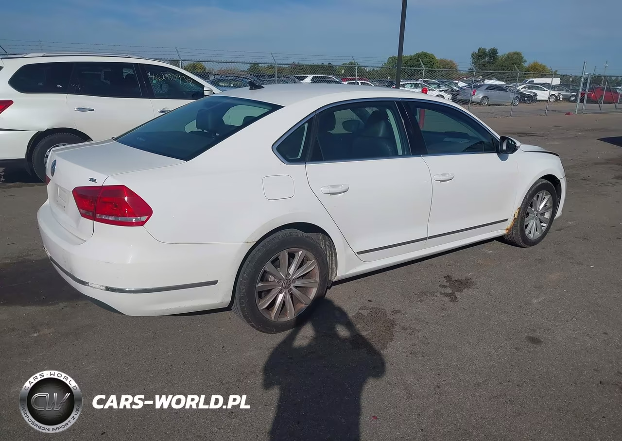 2012 Volkswagen Passat 2.5L Sel VIN:1VWCH7A39CC025521 - 4