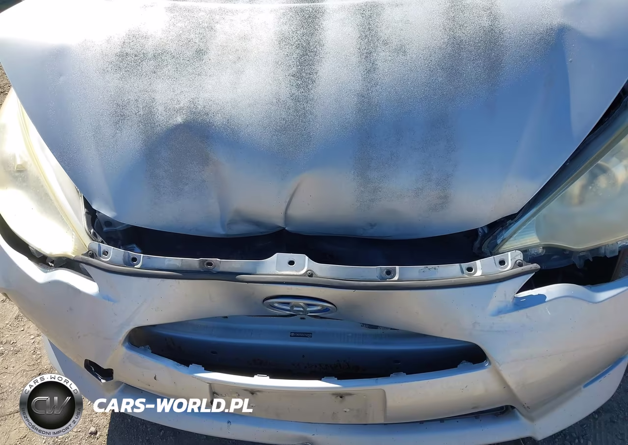 2012 Toyota Prius C Two VIN:JTDKDTB35C1520585 - 10