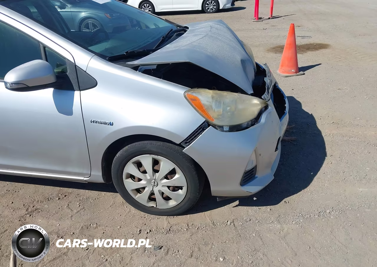 2012 Toyota Prius C Two VIN:JTDKDTB35C1520585 - 12