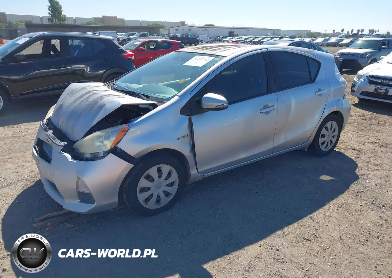 2012 Toyota Prius C Two VIN:JTDKDTB35C1520585 - 2