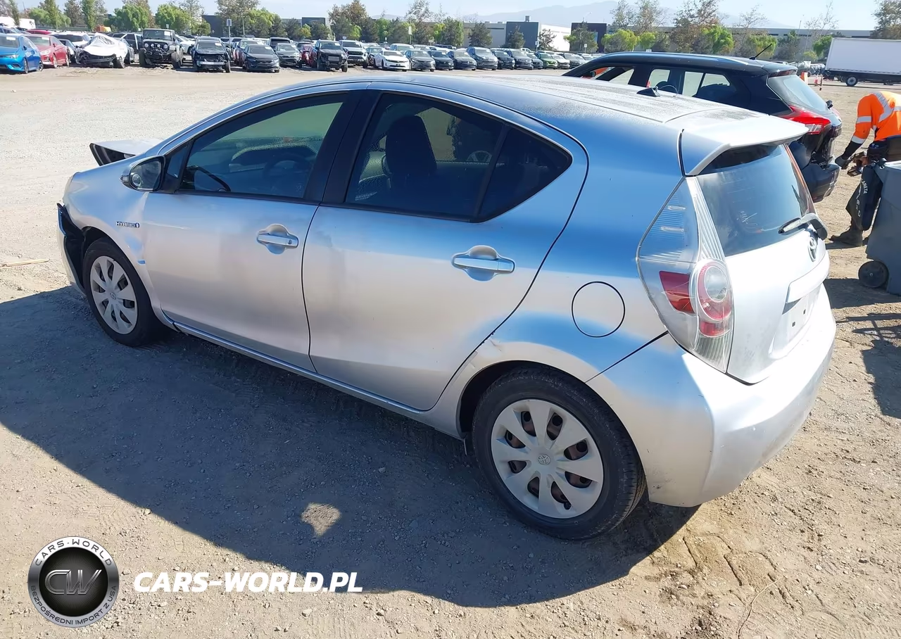 2012 Toyota Prius C Two VIN:JTDKDTB35C1520585 - 3