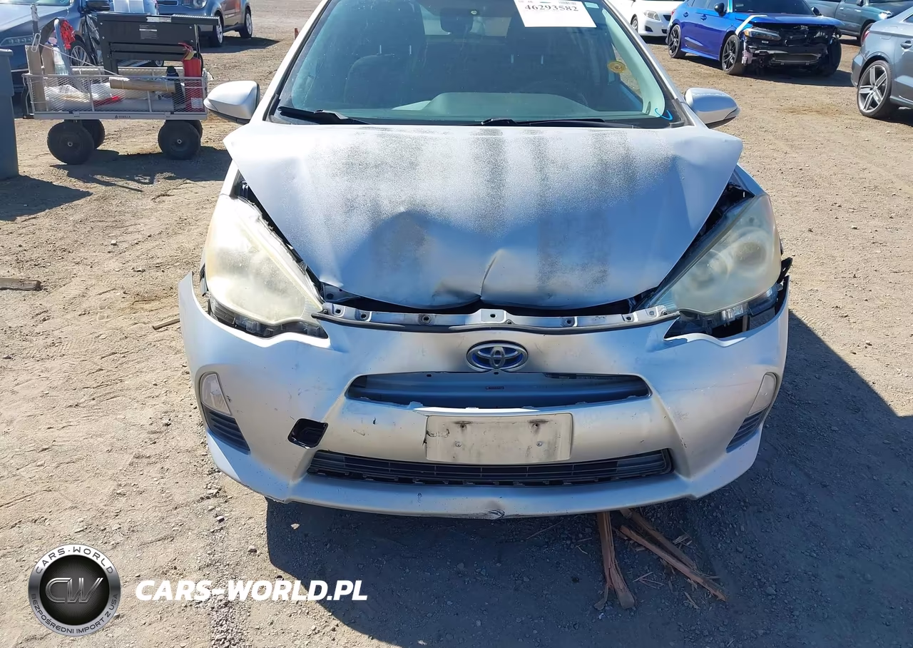 2012 Toyota Prius C Two VIN:JTDKDTB35C1520585 - 6