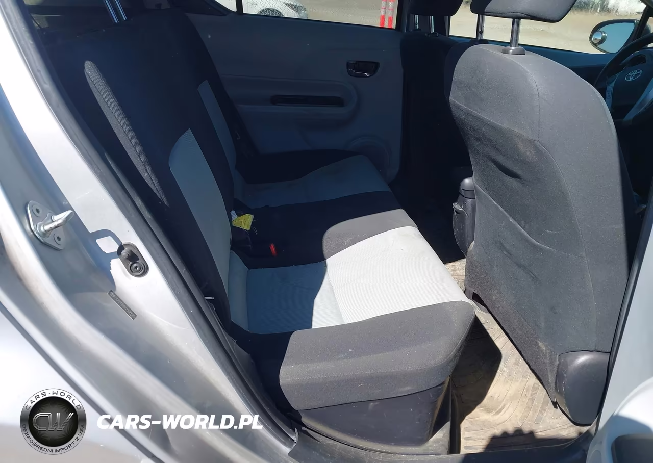 2012 Toyota Prius C Two VIN:JTDKDTB35C1520585 - 8