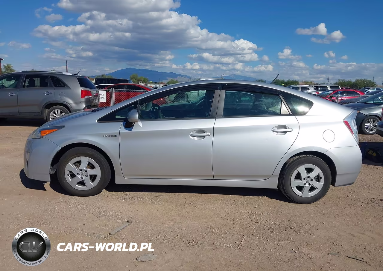 2011 Toyota Prius Two VIN:JTDKN3DU9B5337877 - 14