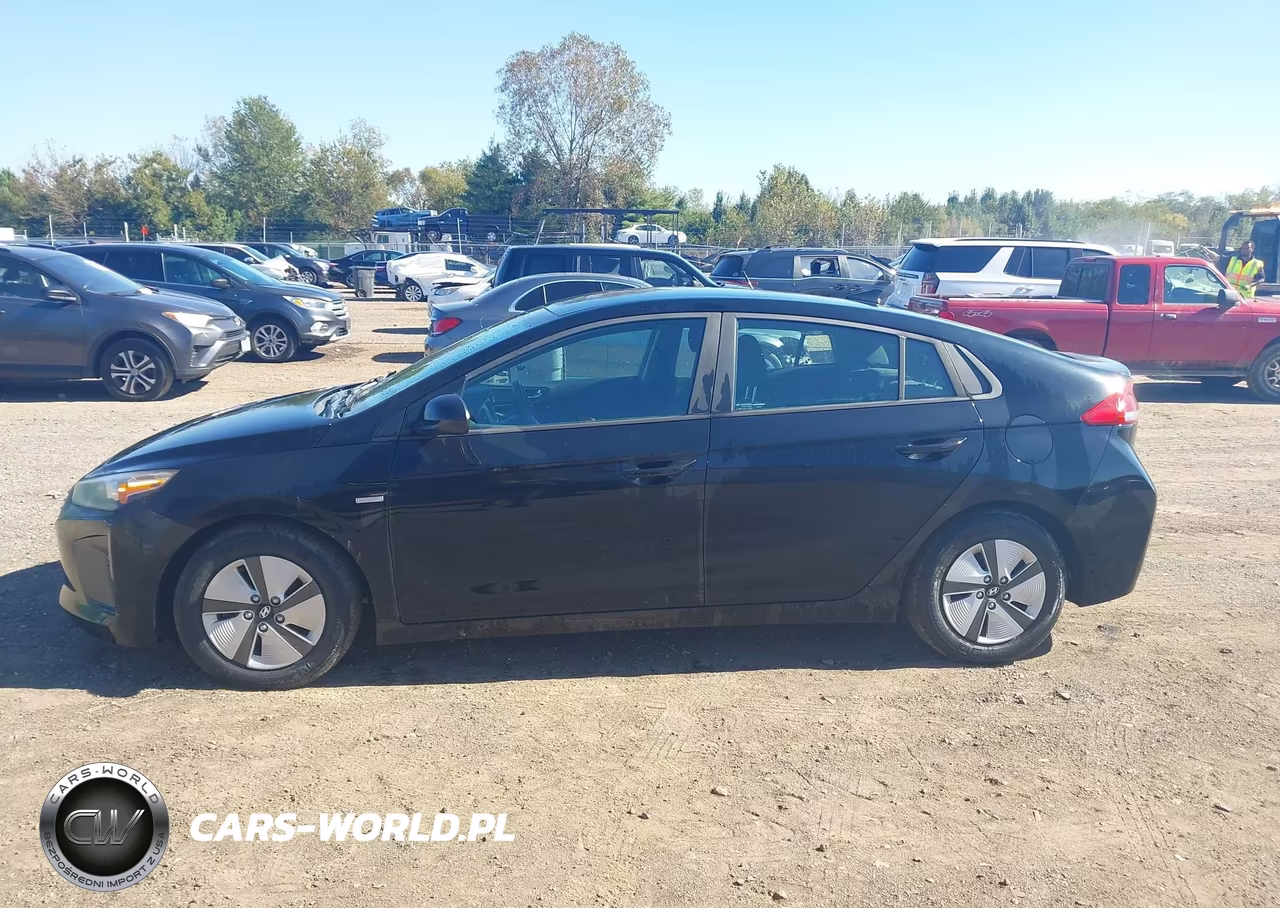 2018 Hyundai Ioniq Hybrid Blue VIN:KMHC65LCXJU075941 - 14