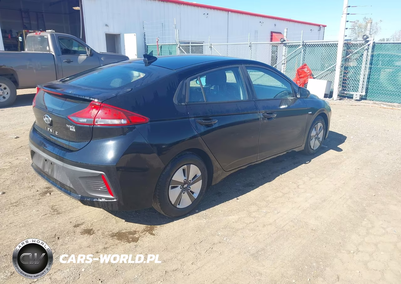 2018 Hyundai Ioniq Hybrid Blue VIN:KMHC65LCXJU075941 - 4