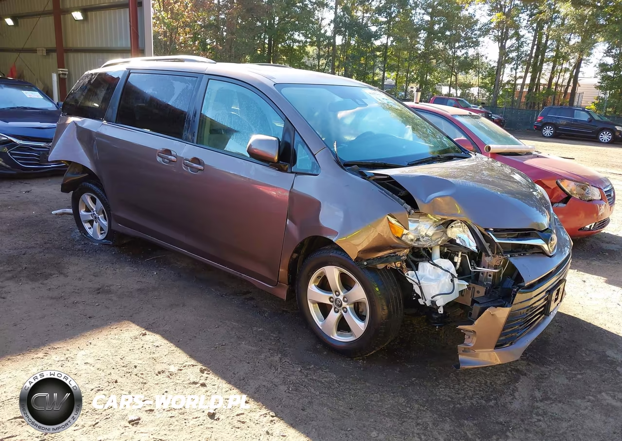2019 Toyota Sienna Le 8 Passenger