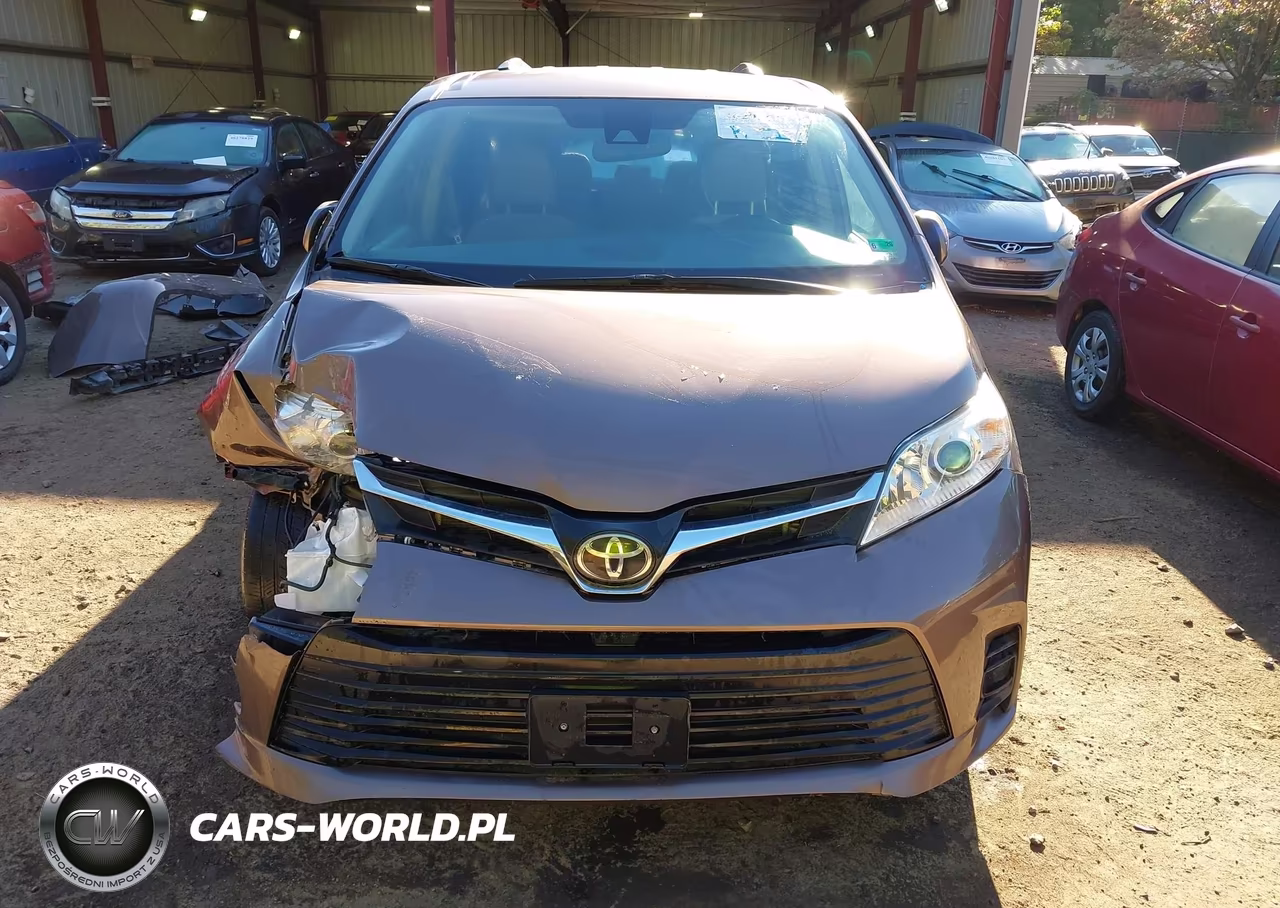 2019 Toyota Sienna Le 8 Passenger VIN:5TDKZ3DC2KS010470 - 13