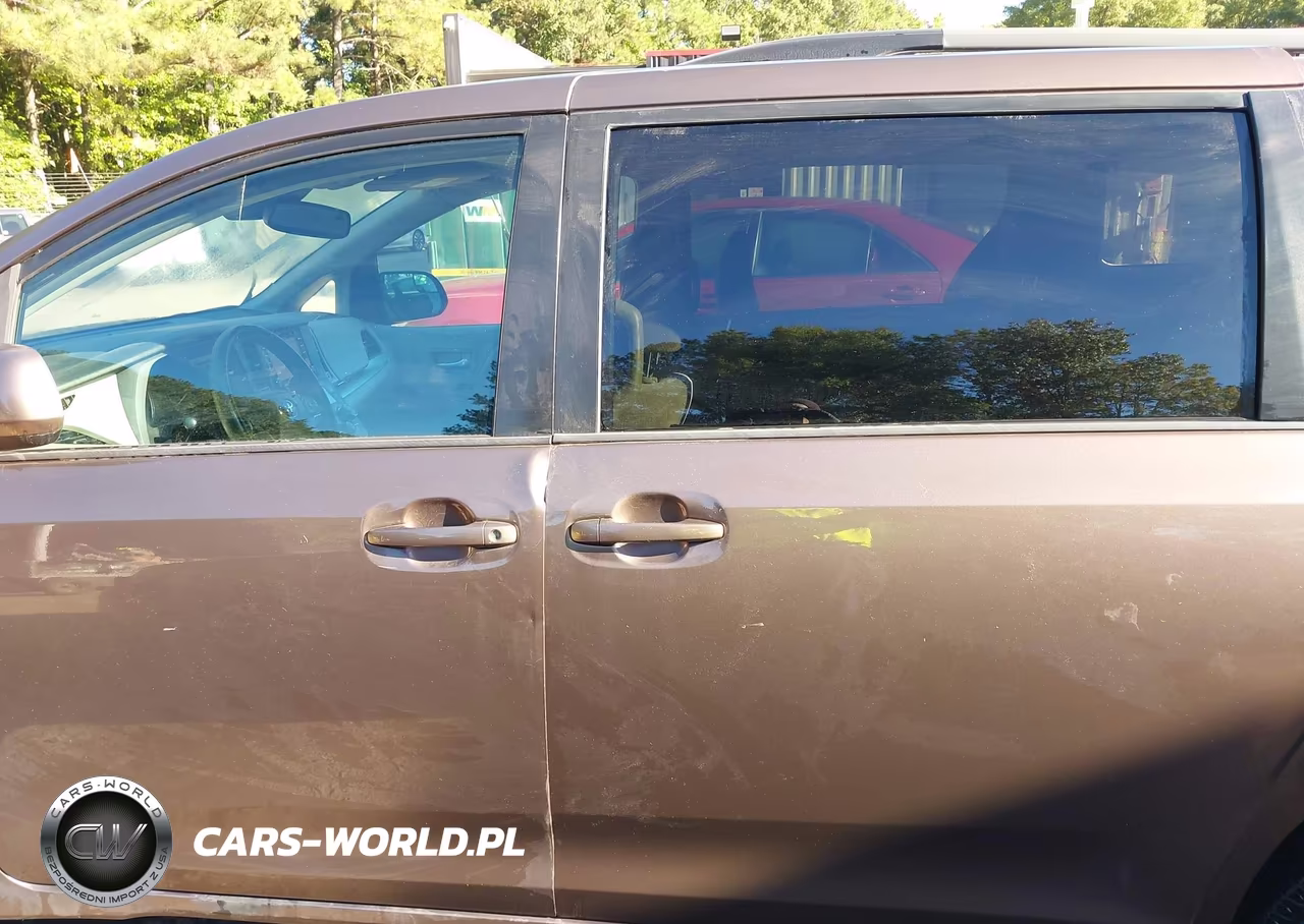 2019 Toyota Sienna Le 8 Passenger VIN:5TDKZ3DC2KS010470 - 15