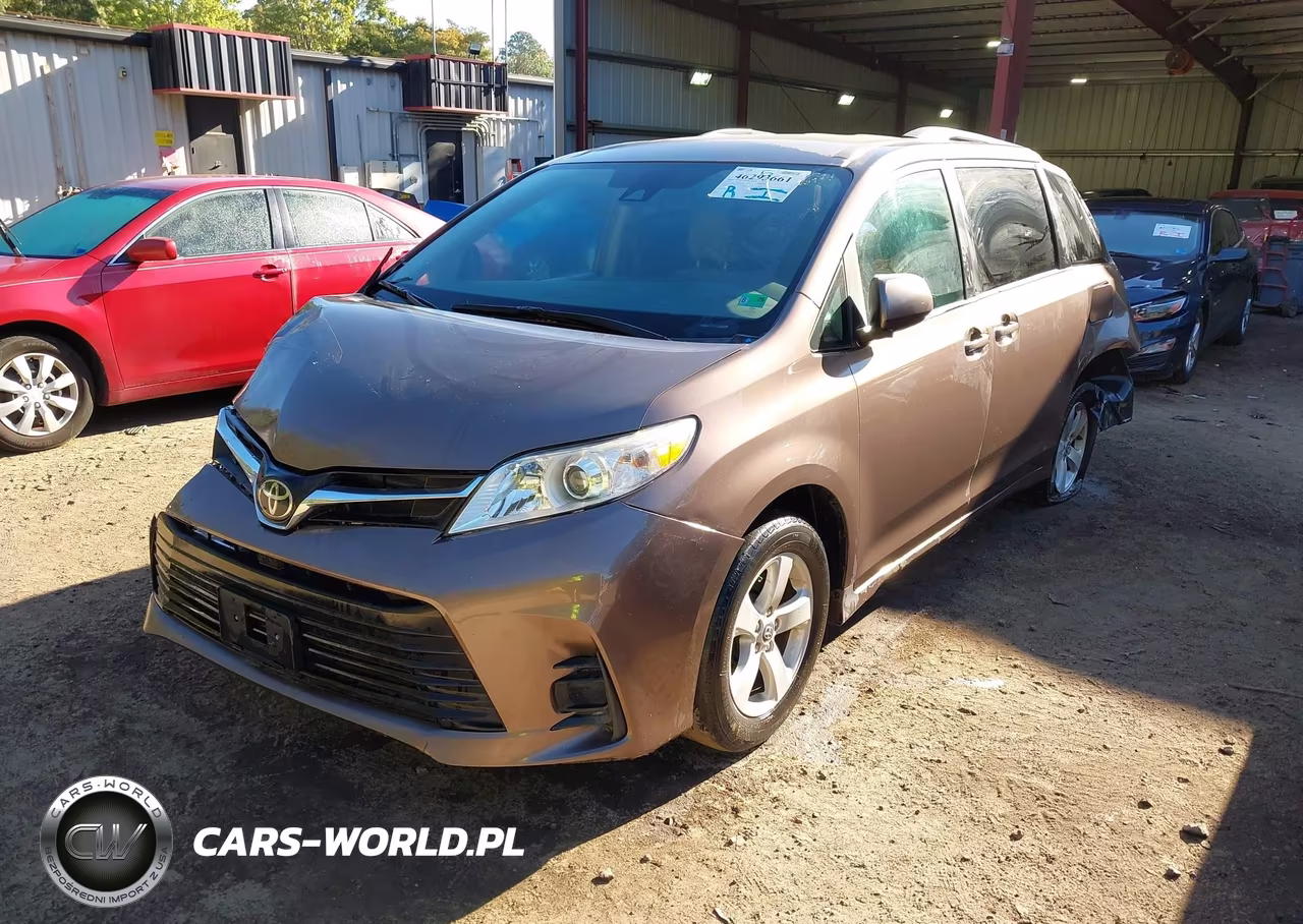 2019 Toyota Sienna Le 8 Passenger VIN:5TDKZ3DC2KS010470 - 2