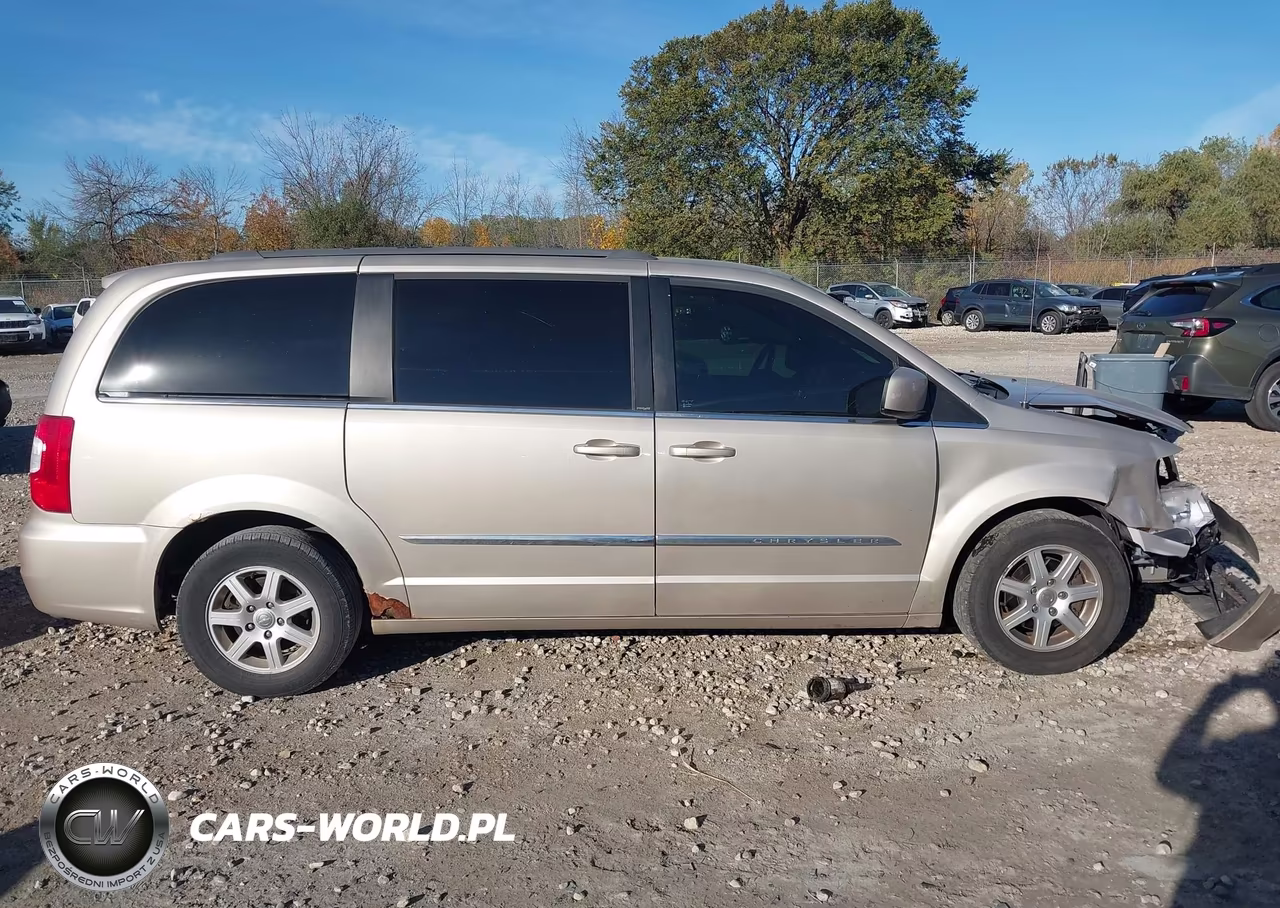 2012 Chrysler Town & Country Touring VIN:2C4RC1BG9CR369397 - 13