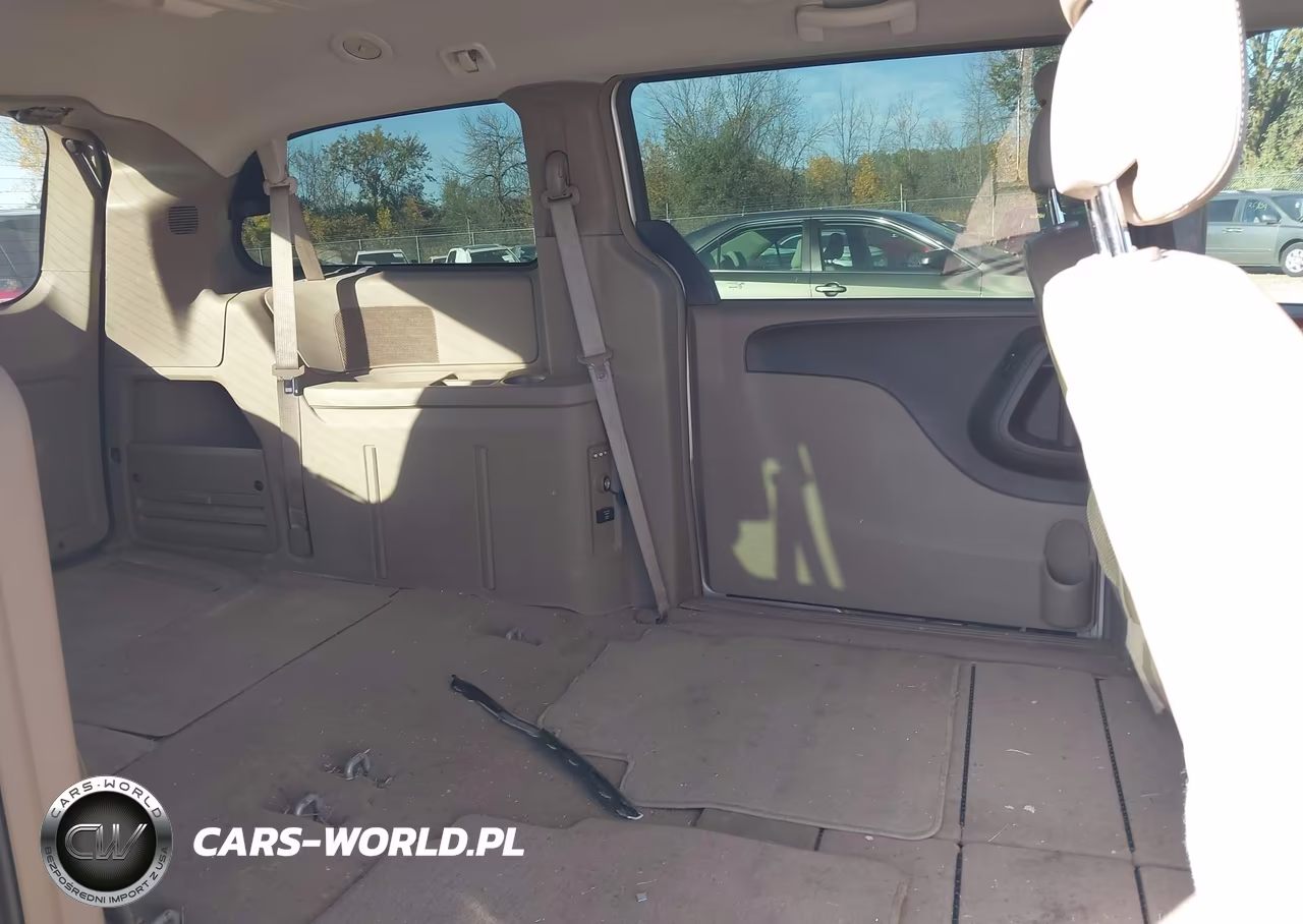 2012 Chrysler Town & Country Touring VIN:2C4RC1BG9CR369397 - 8