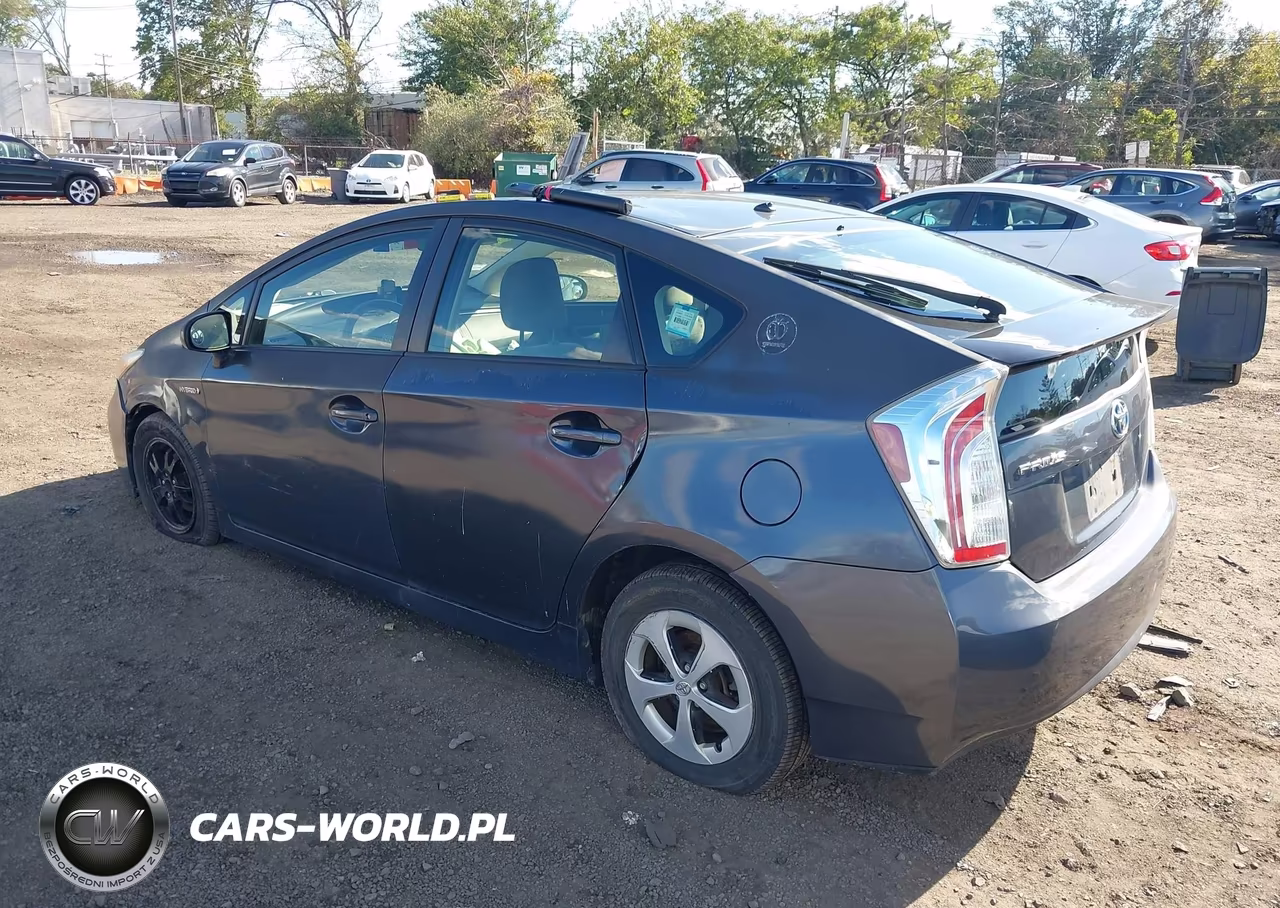 2015 Toyota Prius Two VIN:JTDKN3DU9F0438808 - 3