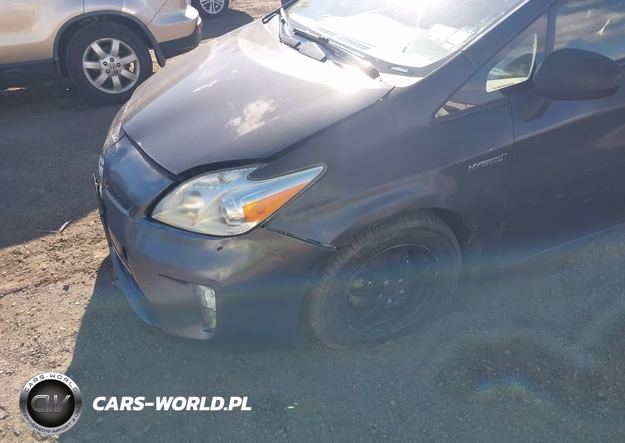 2015 Toyota Prius Two VIN:JTDKN3DU9F0438808 - 6