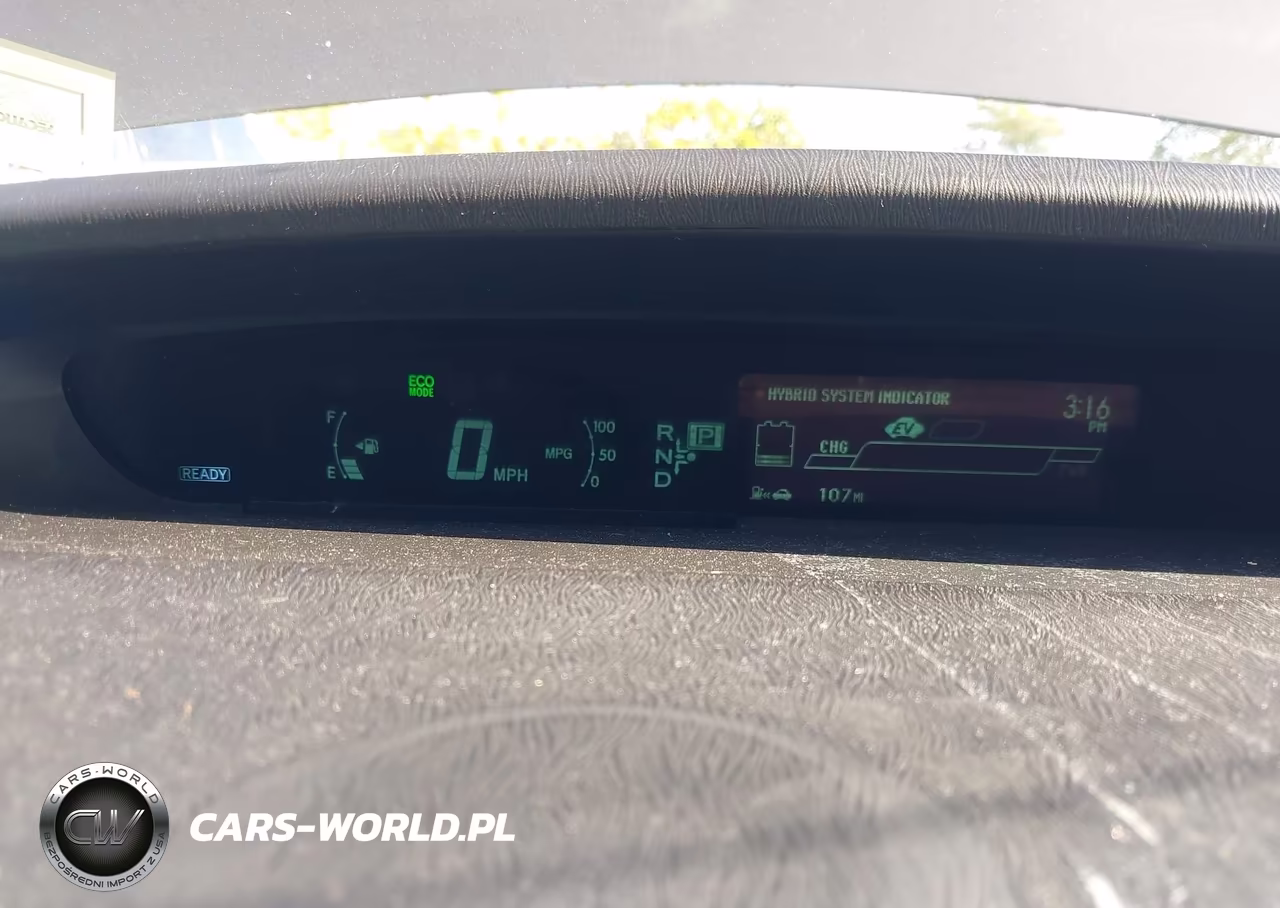 2015 Toyota Prius Two VIN:JTDKN3DU9F0438808 - 7