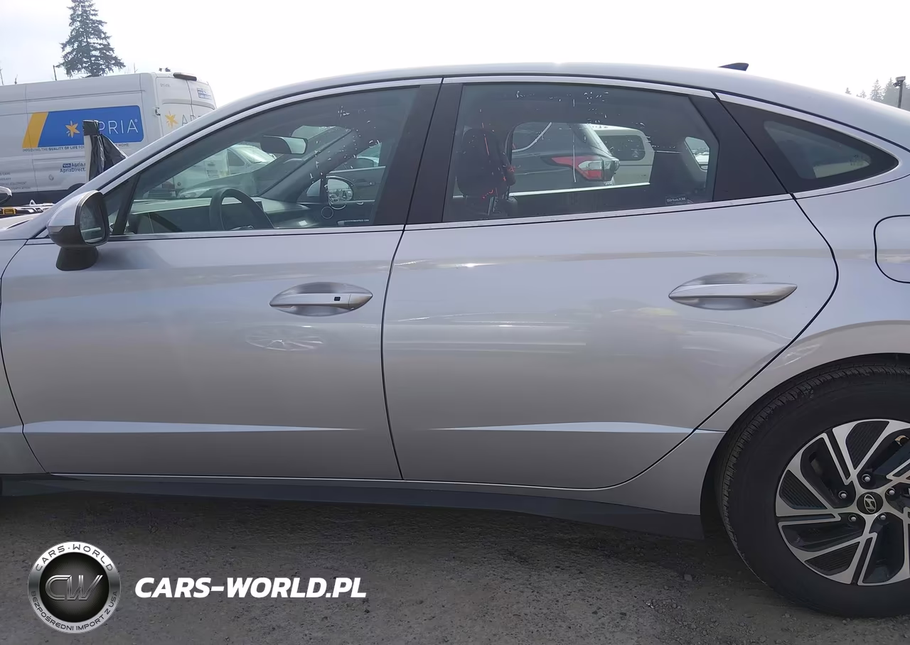 2026 Hyundai Sonata Hybrid Blue VIN:KMHL24JJ7TA176463 - 15